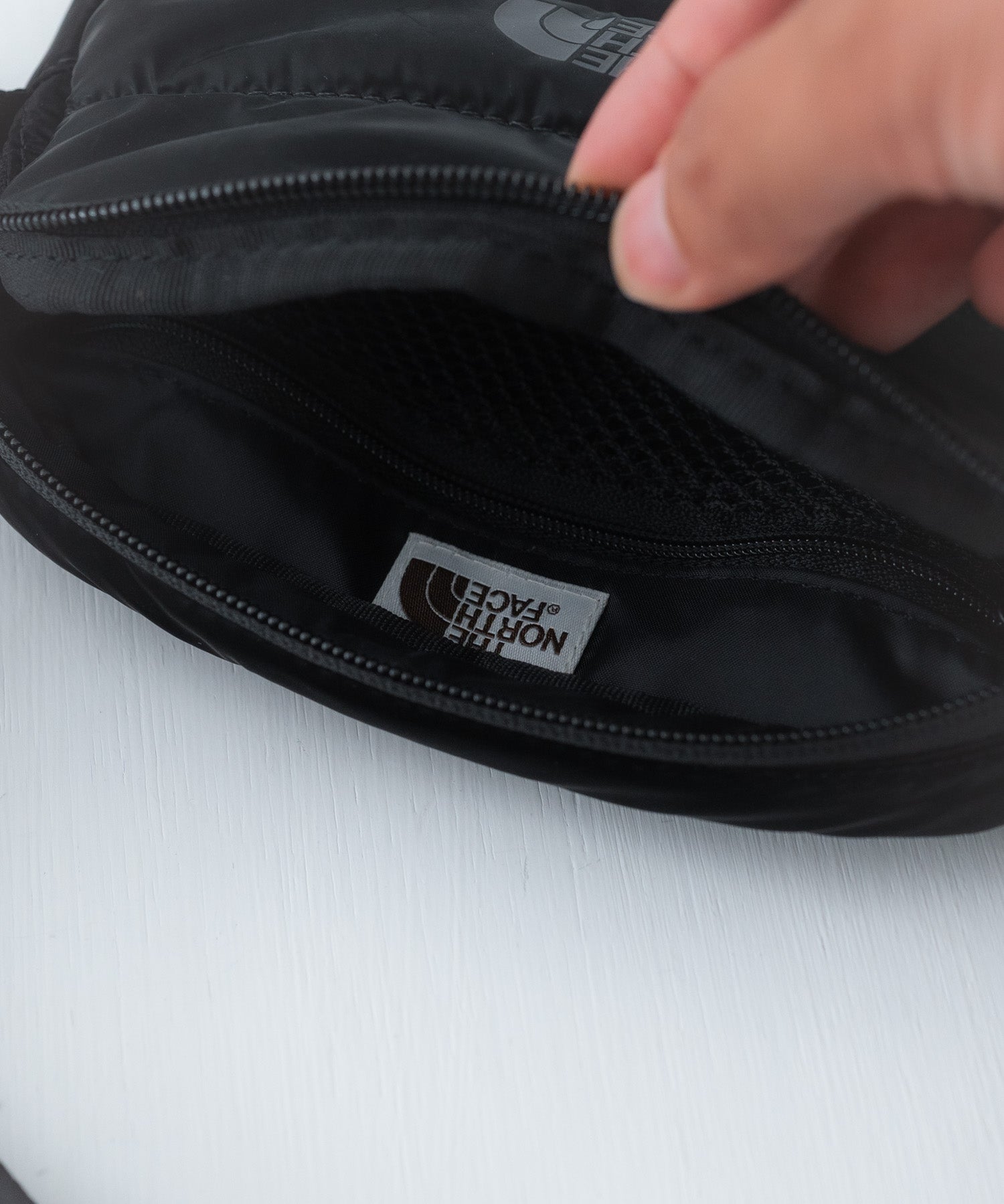 日本未展開モデル WHITE LABEL THE NORTH FACE CHUBBY CROSS BAG MINI ラウンド型キルティングミニクロスショルダーバッグ 15363