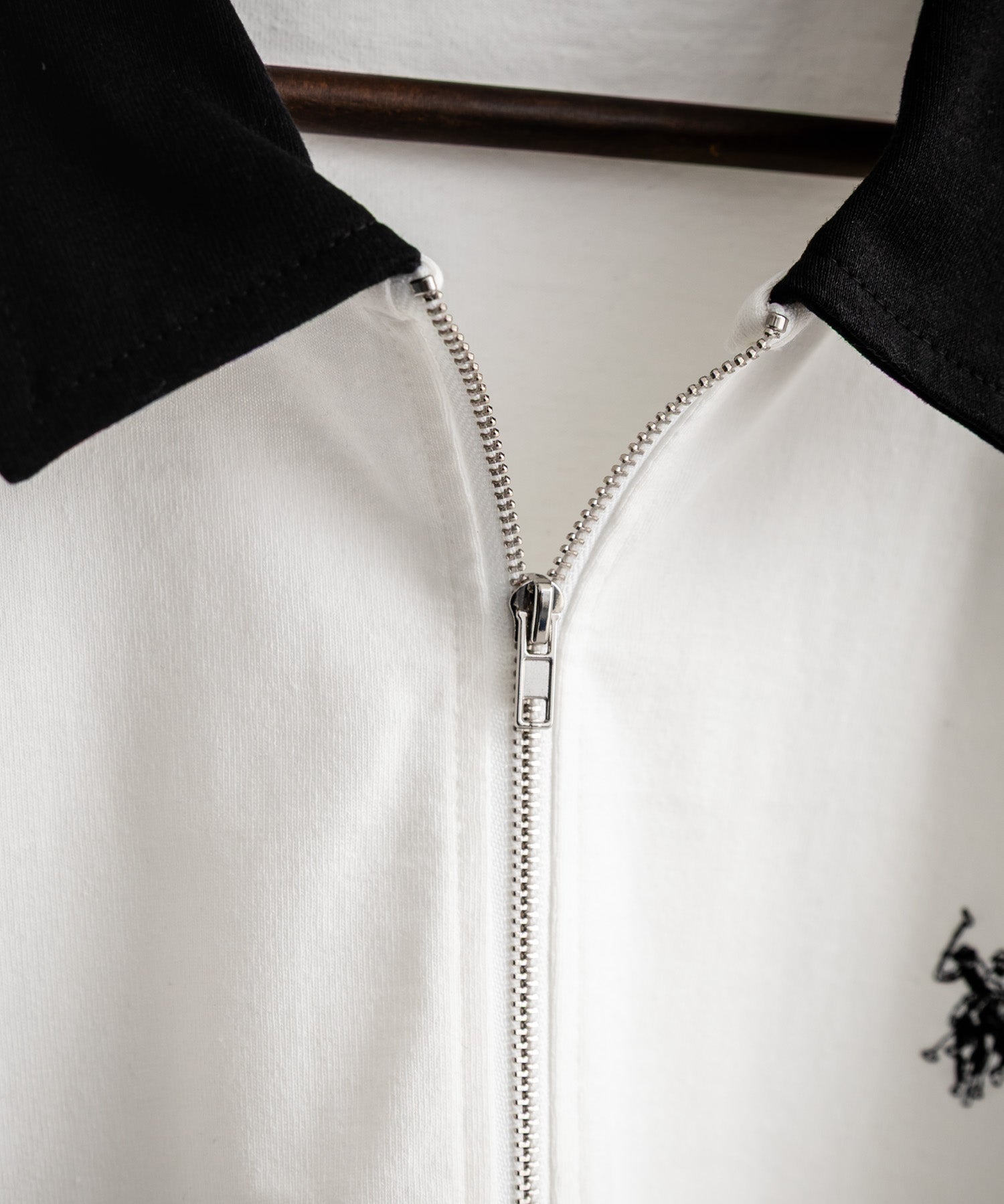 新色追加 U.S. POLO ASSN. 別注コラボオーバーサイズワンポイントロゴ刺繍天竺半袖ハーフジップポロシャツ 無地/クレリック 15426