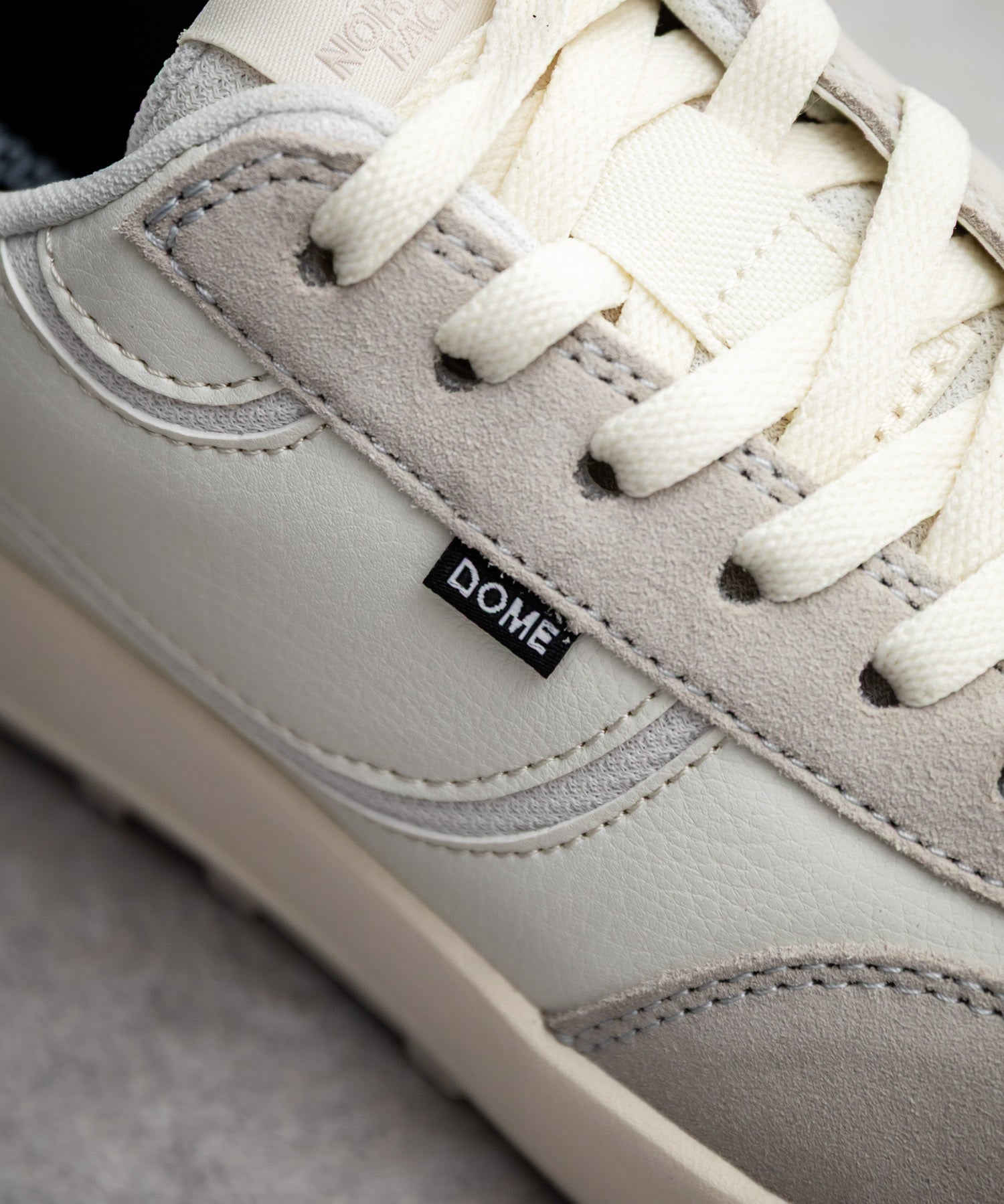 THE NORTH FACE DOME レースアップスニーカー ランニングシューズ	15381