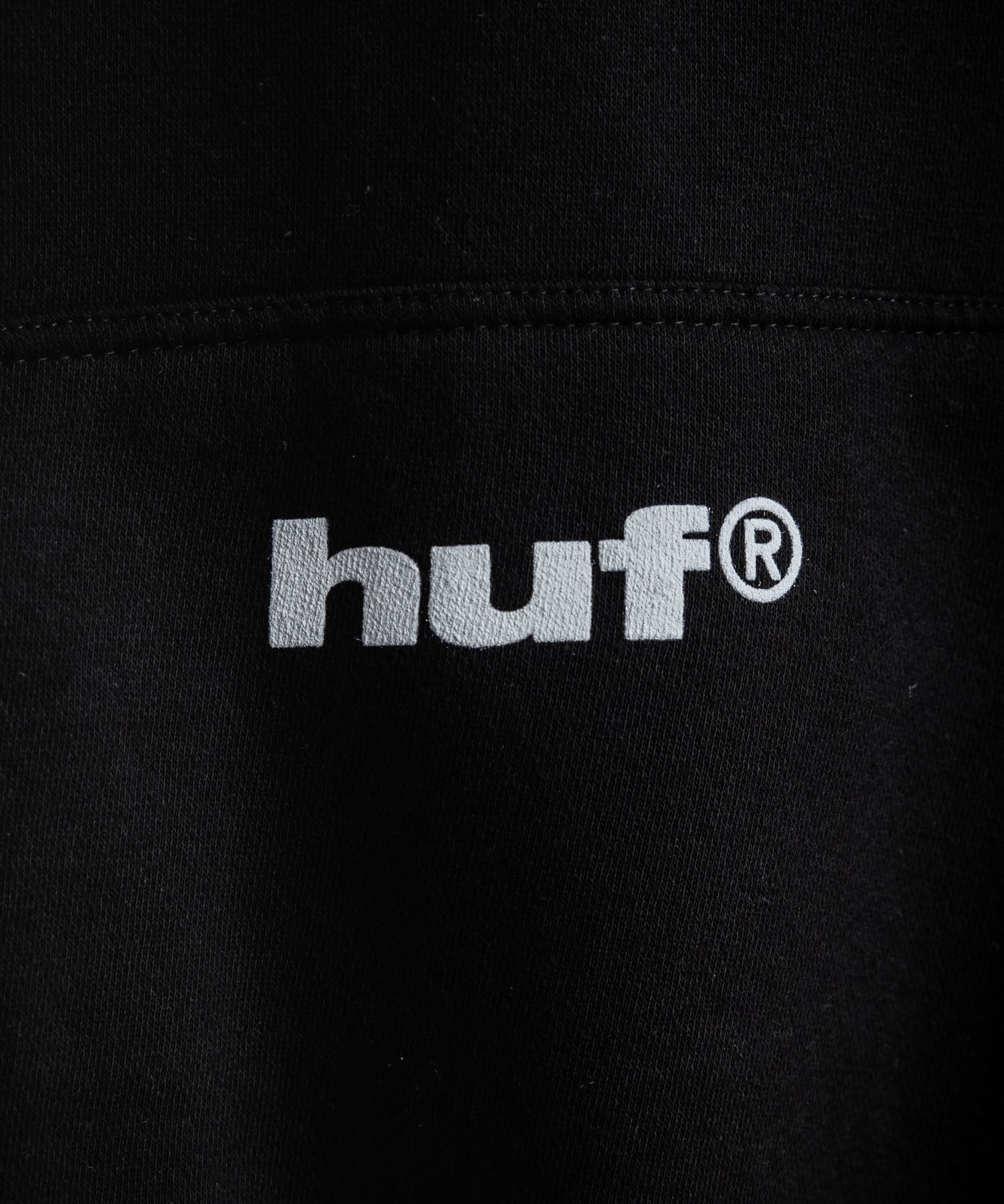 HUF ハフ オーバーサイズ裏起毛アソート長袖プルオーバーパーカー メタルギアソリッド/ナイトメア 16478