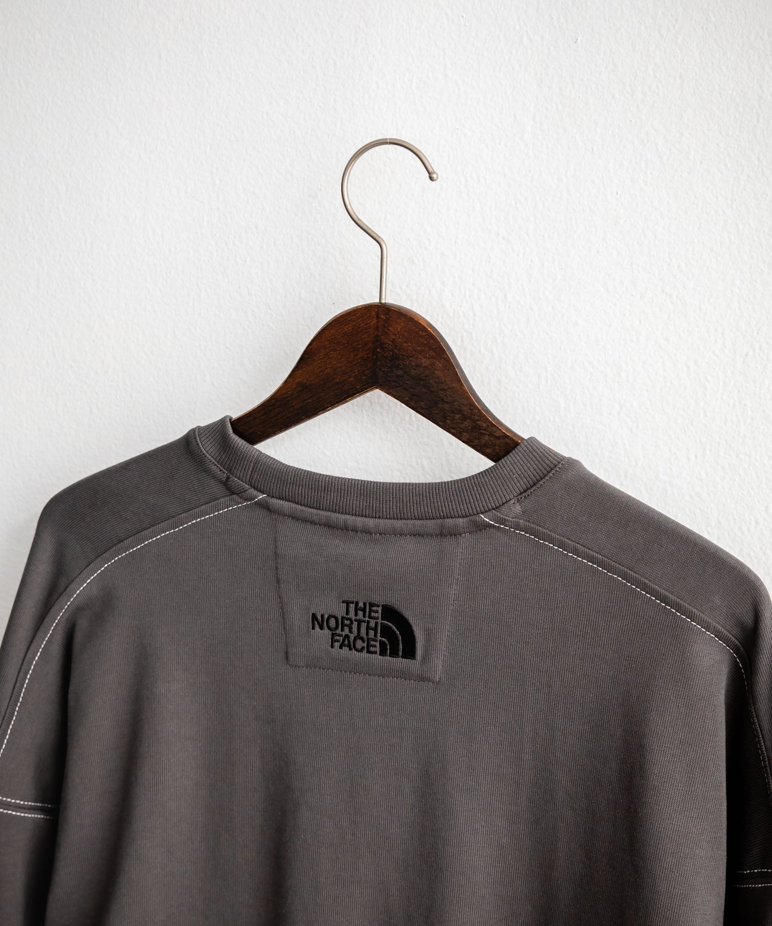日本未展開モデル THE NORTH FACE ザ・ノースフェイス WHITE LABEL ホワイトレーベル MINI BOX STITCH SWEATSHIRTS オーバーサイズミニボックスロゴ刺繍ステッチスウェット 15064