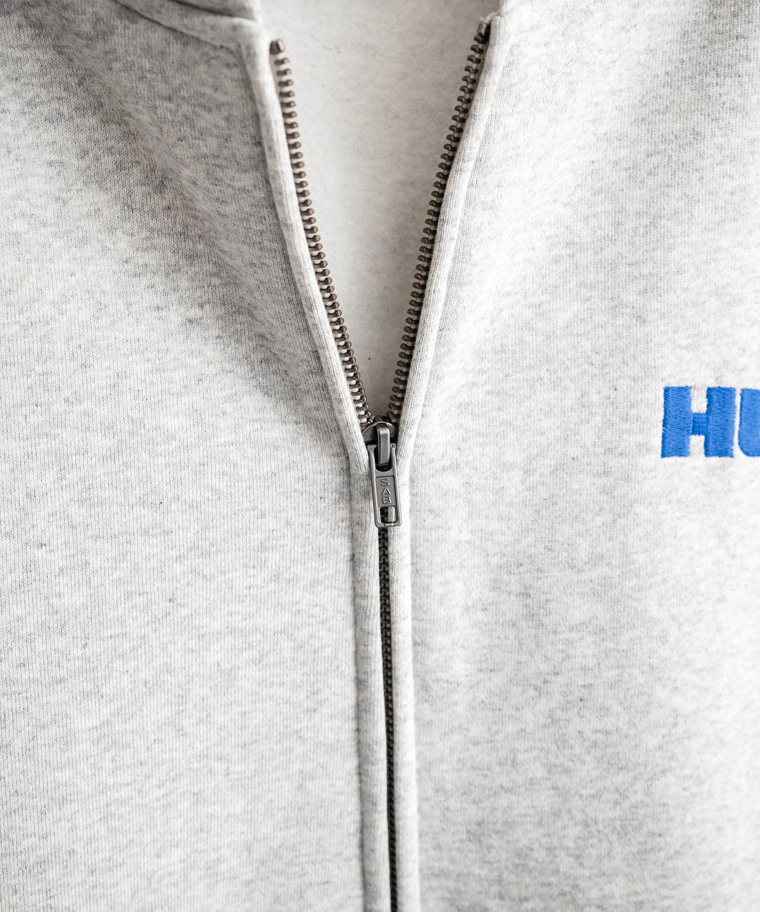 HUF ハフ ALL CAPS F/Z HOODIE オーバーサイズ裏起毛ワンポイントロゴ刺繍フルジップパーカー 15058