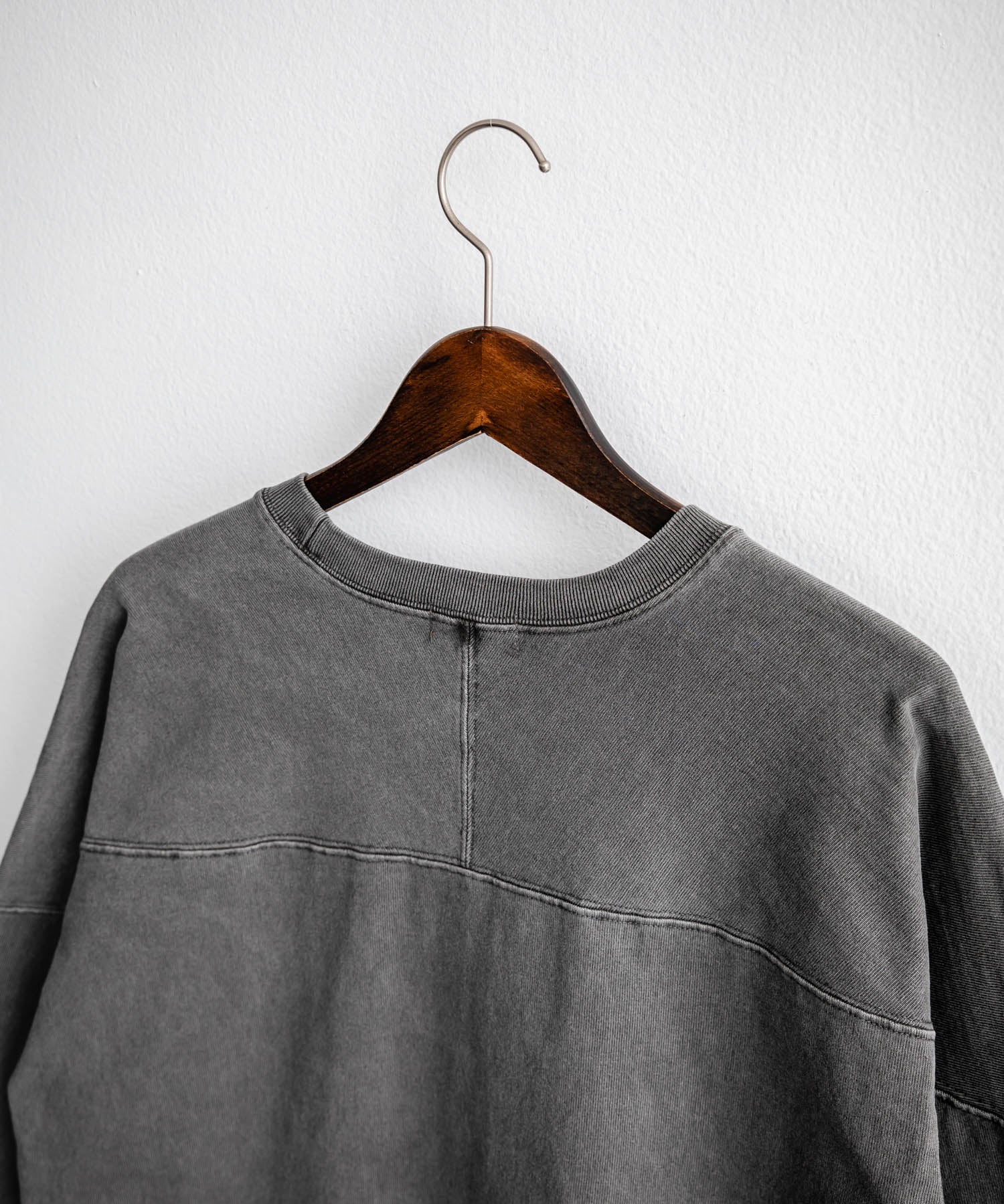 KRIFF MAYER クリフメイヤー オーバーサイズ ヘビーオンス天竺 ピグメント加工 フットボール七分袖Tシャツ 2435808