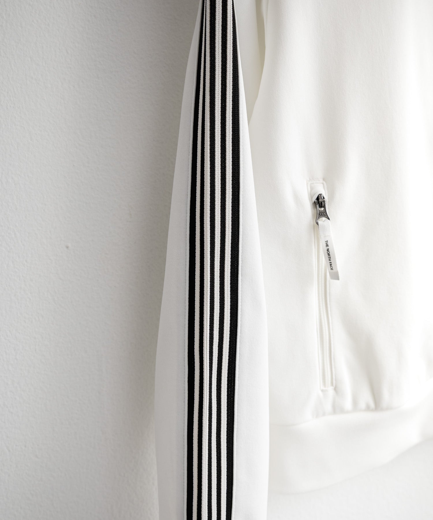 日本未展開モデル WHITE LABEL THE NORTH FACE W'S TNF TRACK JACKET 袖ラインショート丈トラックジャケット ジップパーカー 15532