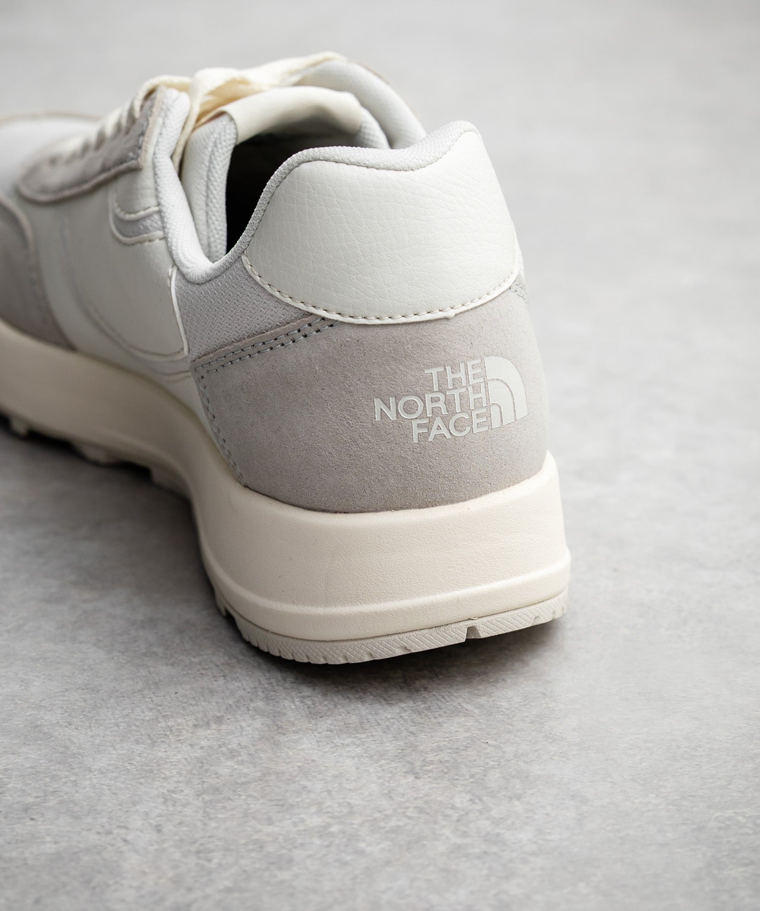 THE NORTH FACE DOME レースアップスニーカー ランニングシューズ	15381