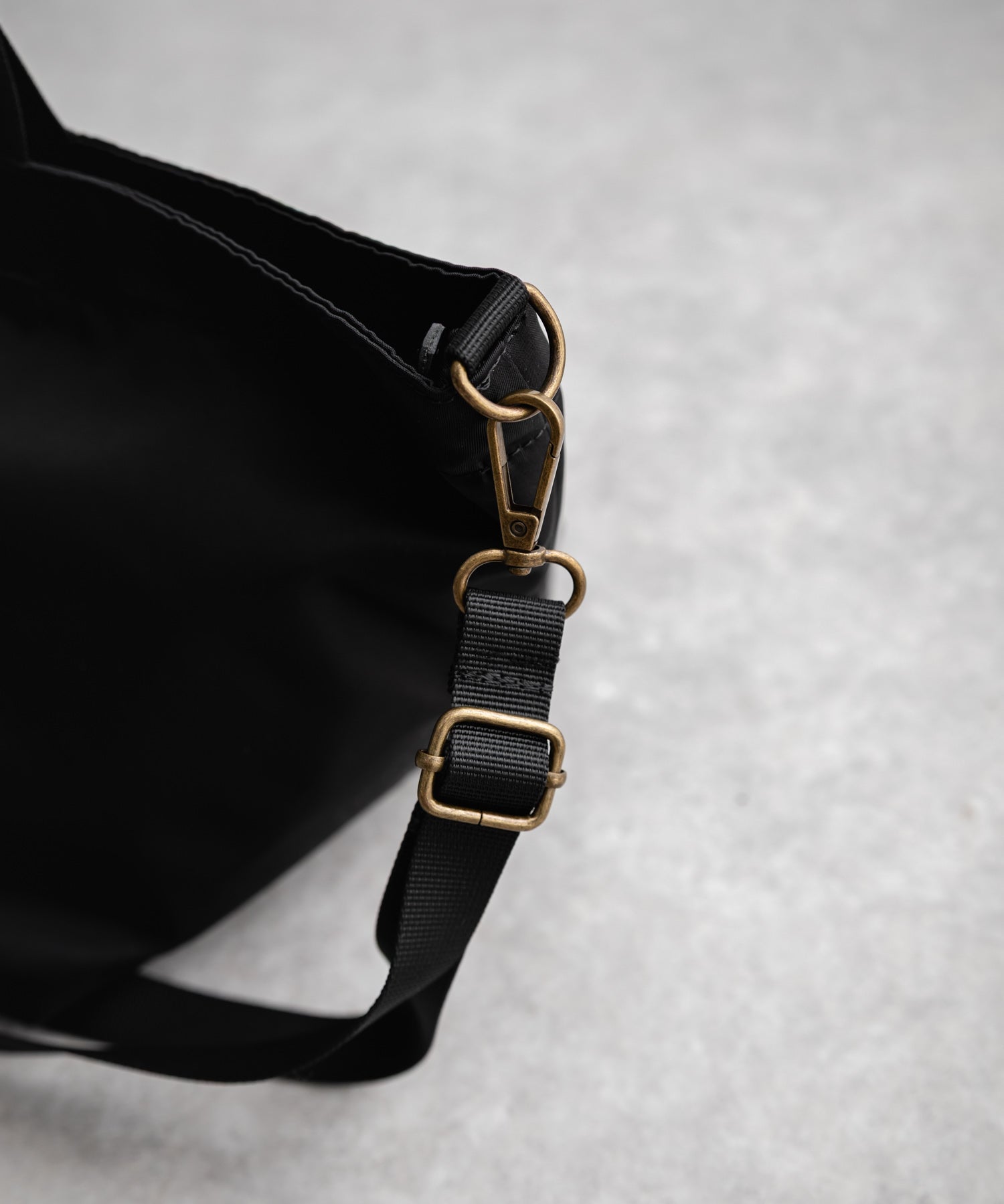 MEI TOTEBAG M ロゴプレート2WAYトートショルダーバッグ 16197
