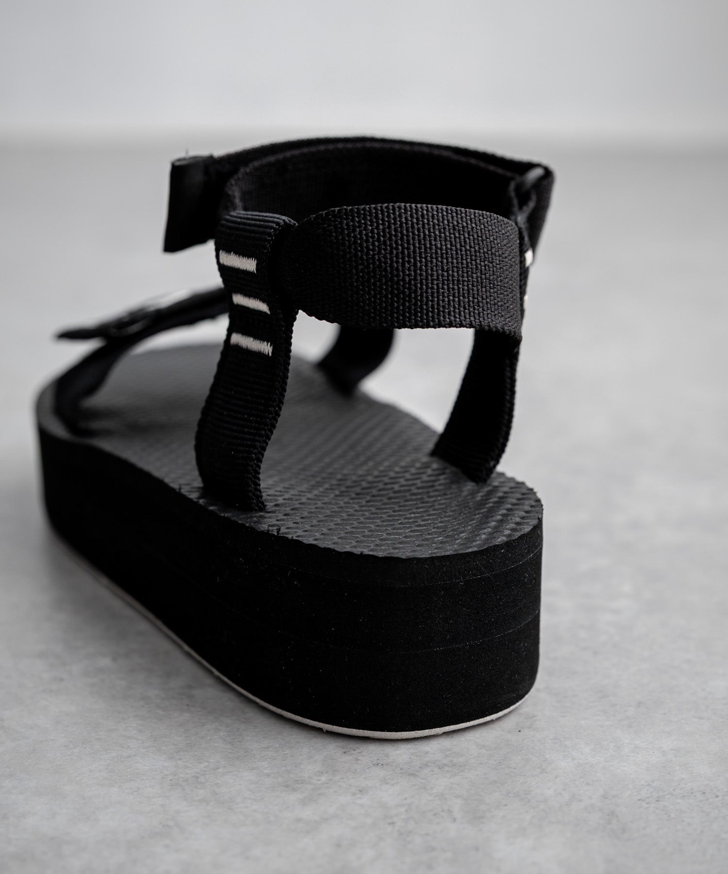 THE NORTH FACE W SKEENA SANDAL PLATFORM オンライン限定 ワンポイントロゴボリュームソール厚底スポーツサンダル 16220