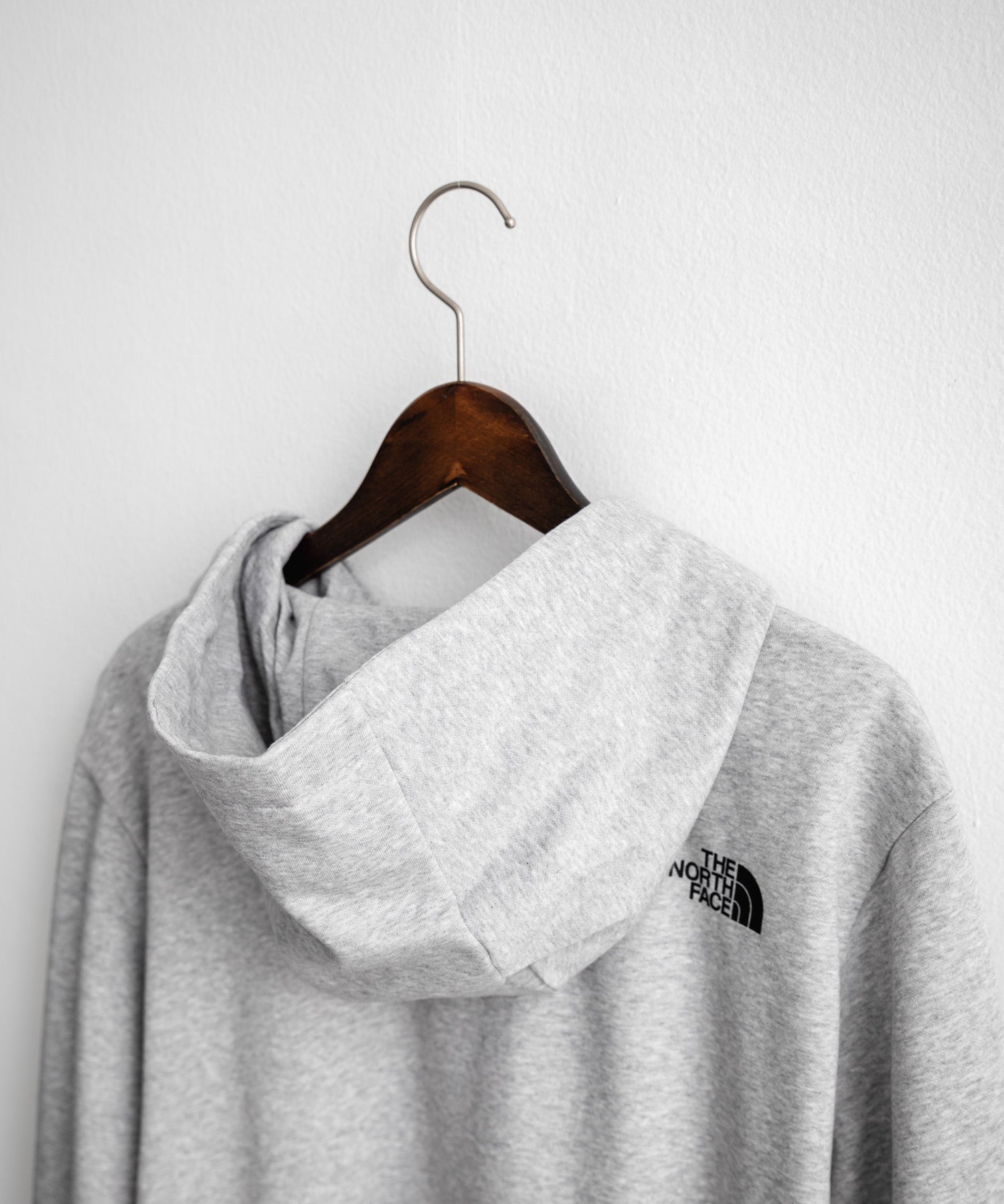 THE NORTH FACE ザ・ノースフェイス FINE HOODIE/裏起毛ロゴワンポイントプルオーバーパーカー 15485