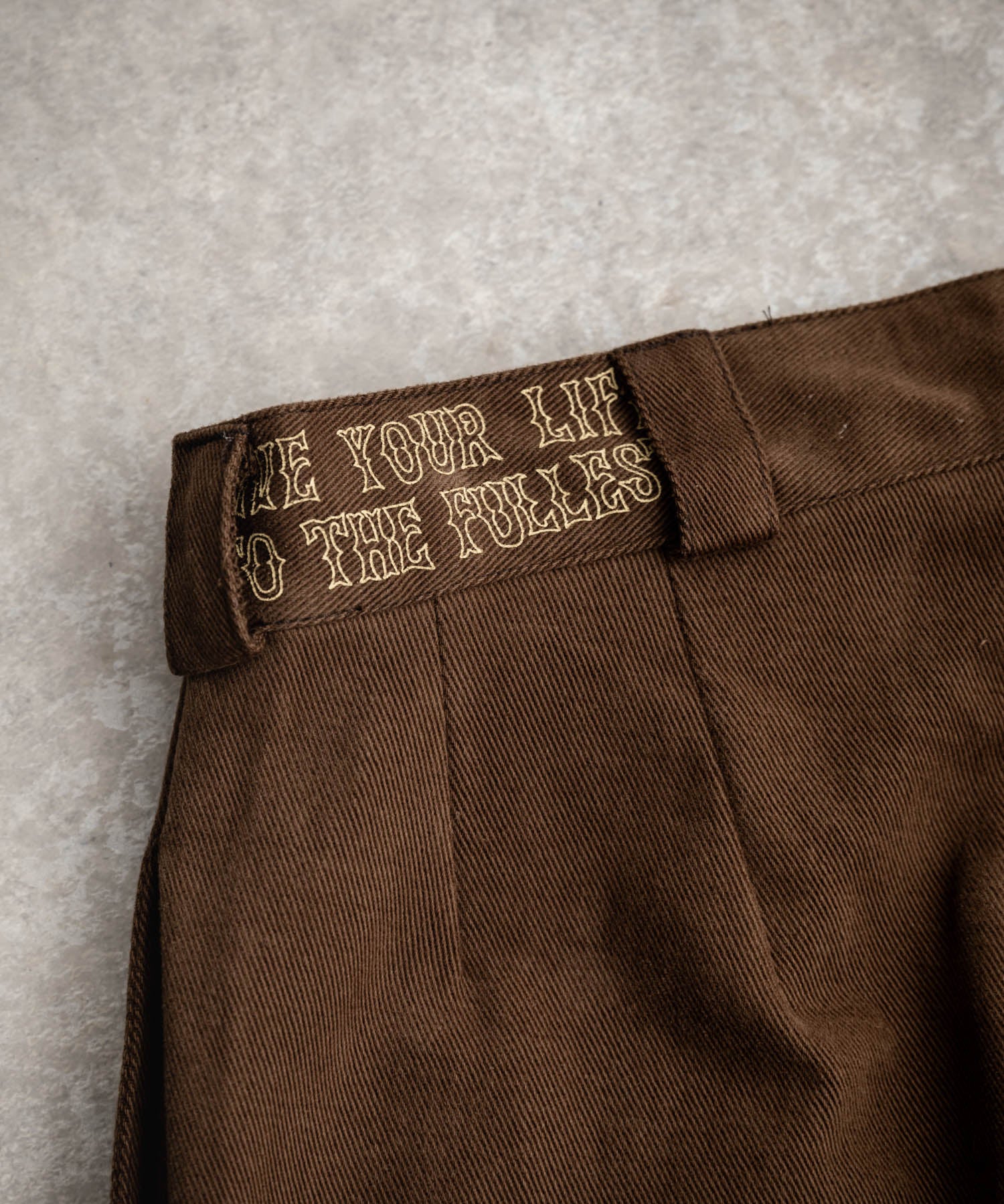 KRIFF MAYER クリフメイヤー メモリアルグラフィックプリントレタリング2タックワークパンツ 2515112 14829