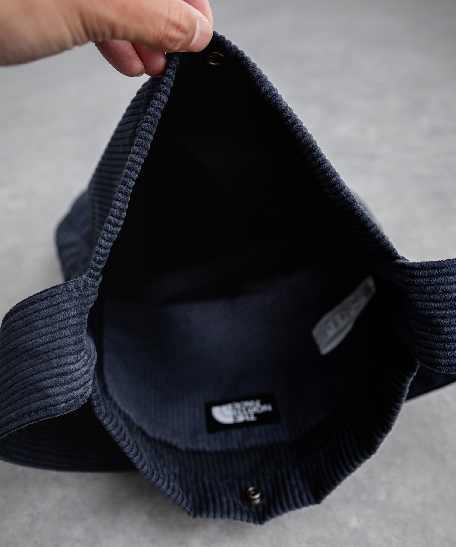 THE NORTH FACE ザ・ノースフェイス FLUID TOTE_PLUS コーデュロイトートバッグ/ロゴワッペンワンショルダーバッグ 16611
