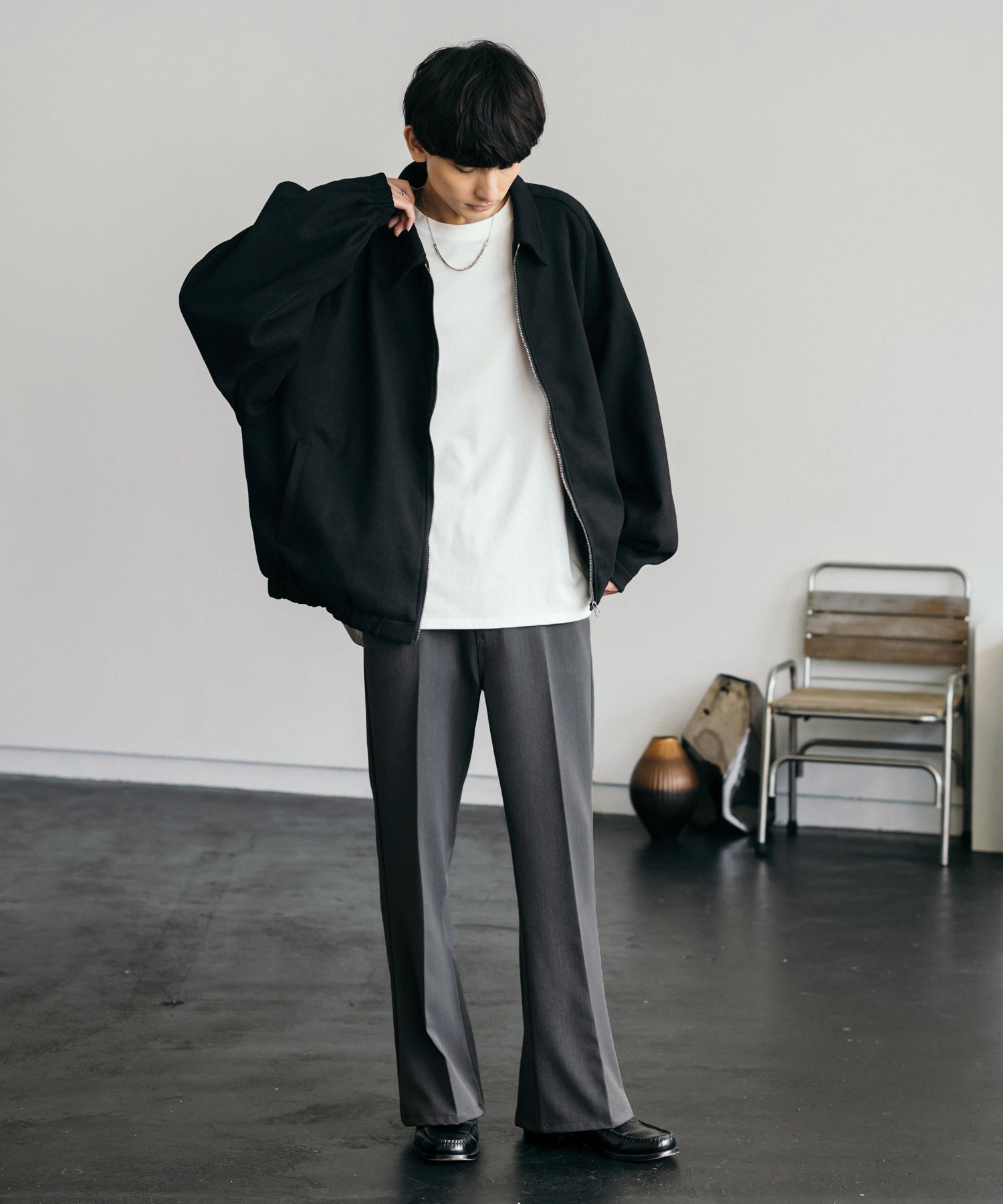 TRストレッチ センタープレス ブーツカットフレアスラックスパンツ 美