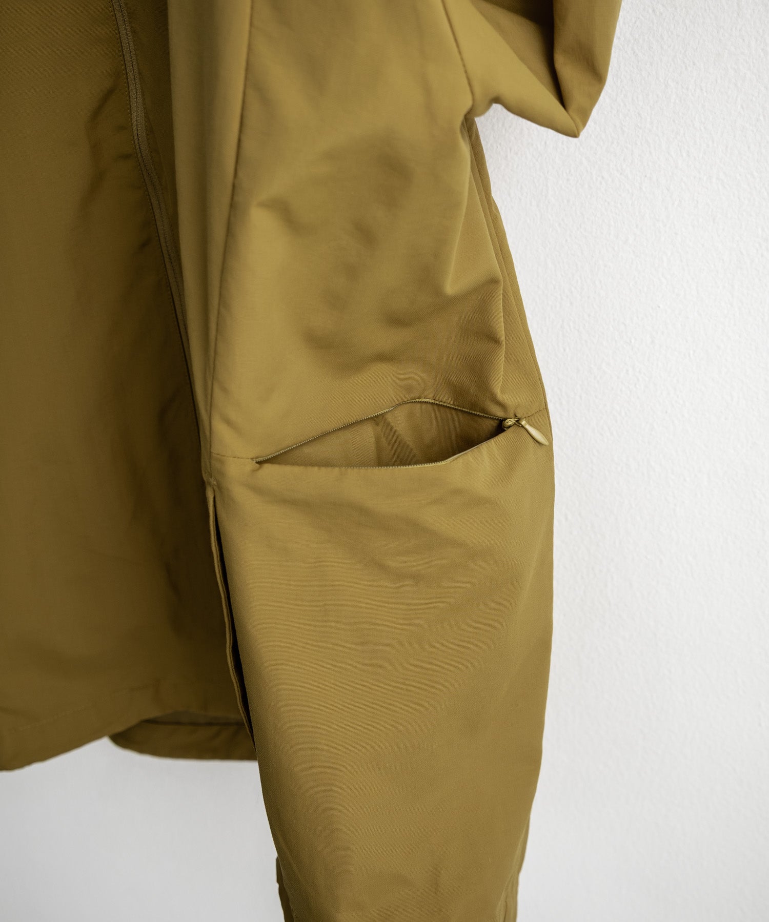 HUF ハフ ALL CAPS SHELL JACKET オーバーサイズラグランスリーブナイロンジャケット 15017