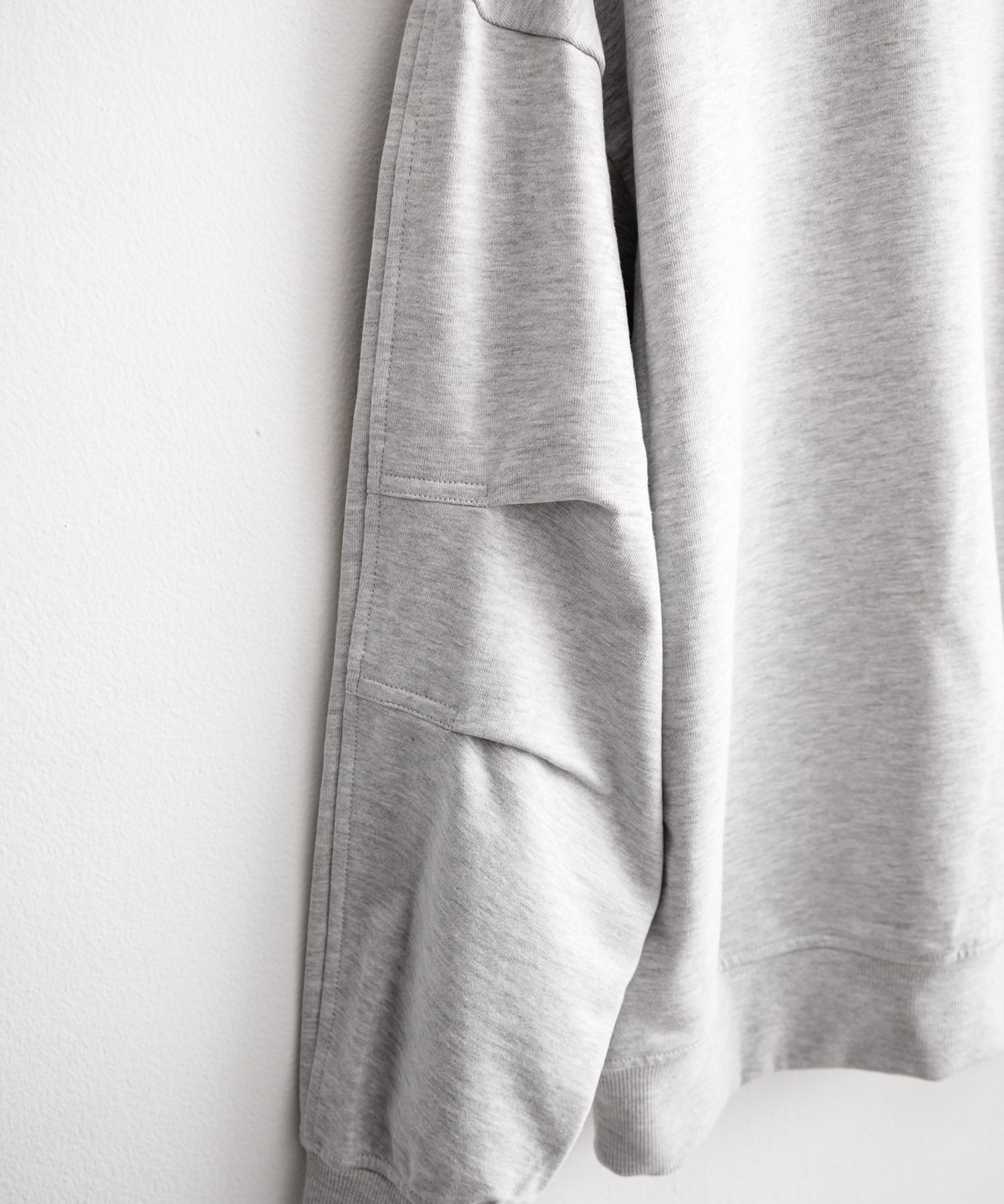 新色追加 日本未展開モデル WHITE LABEL THE NORTH FACE ESSENTIAL SWEATSHIRTS ルーズフィットワンポイントロゴスウェットトレーナー 15459