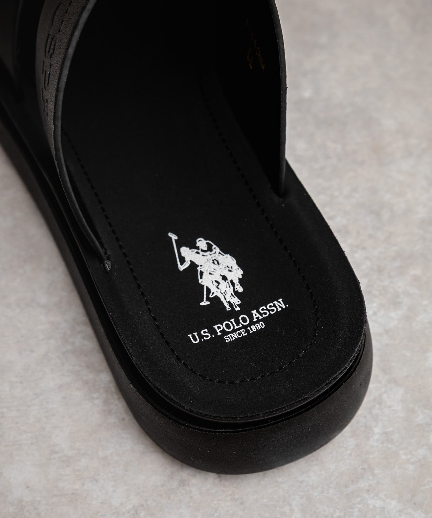 新色追加 U.S. POLO ASSN. ユーエスポロアッスン ワンポイントロゴ入りフェイクレザーワンベルトバックルサンダル 14692