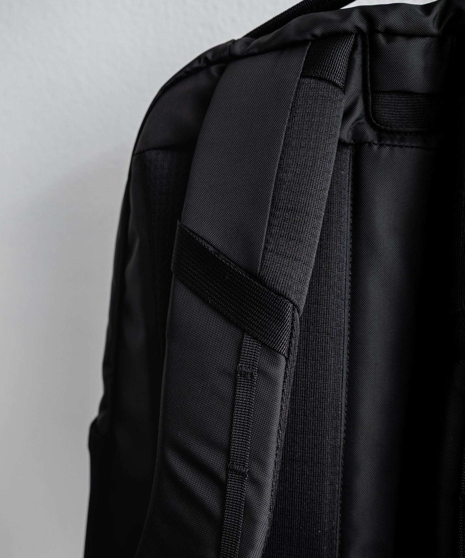 Patagonia ATOM DAY PACK 24L ワンポイントロゴバックパック リュックサック 16216