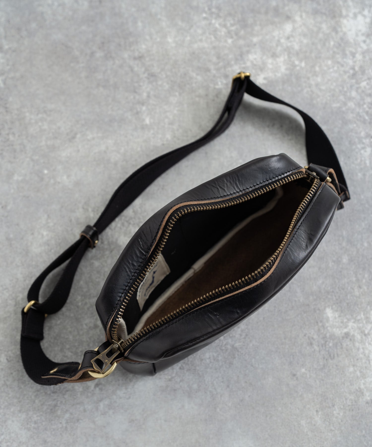 Butler Verner Sails バトラーバーナーセイルズ 日本製 国産牛革スクエアショルダーバッグ JA-1712-2 4065