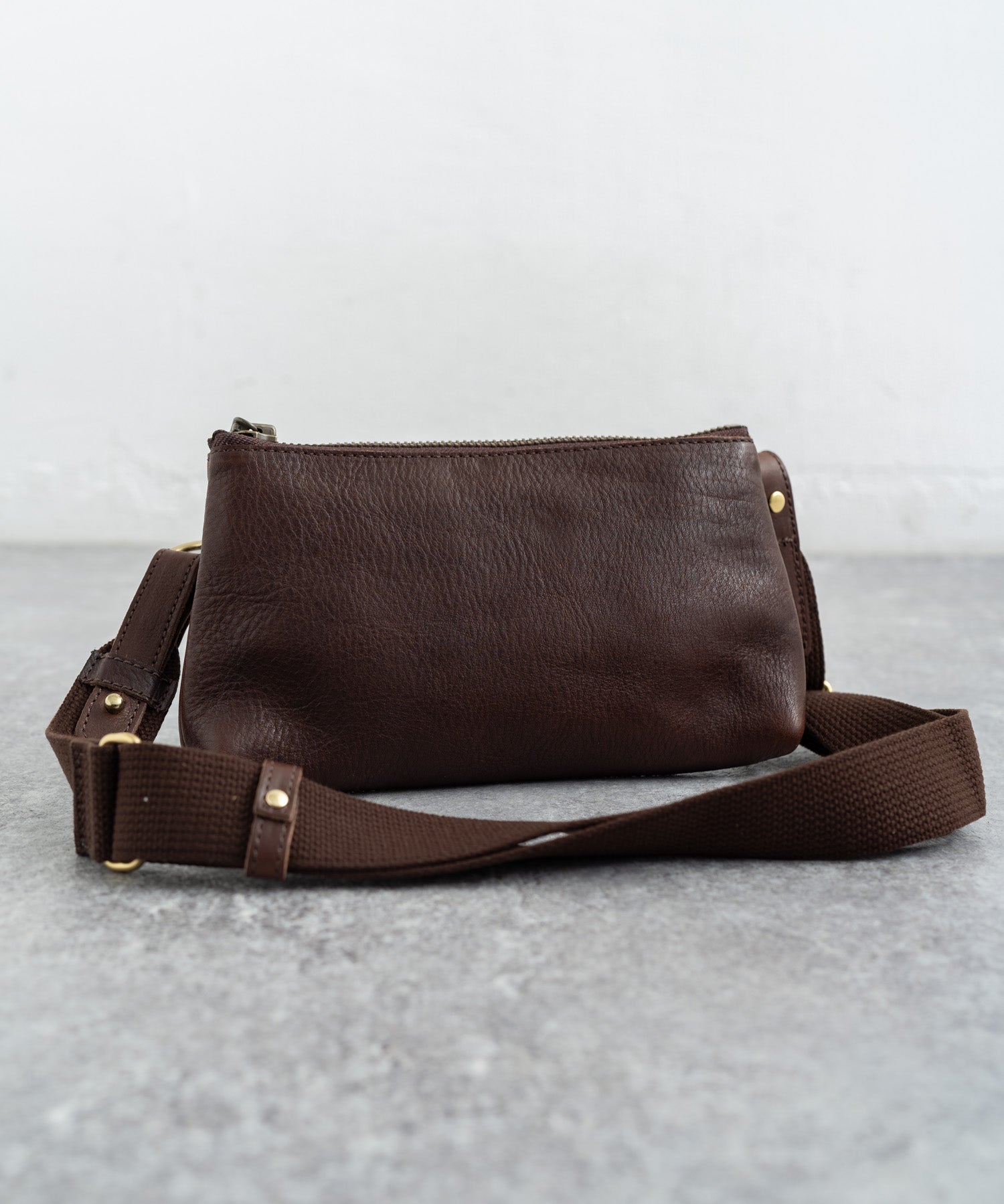 Butler Verner Sails バトラーバーナーセイルズ 日本製 国産ヌメ革レザー捻りシャックルミニショルダーバッグ JA-1713-2 4064