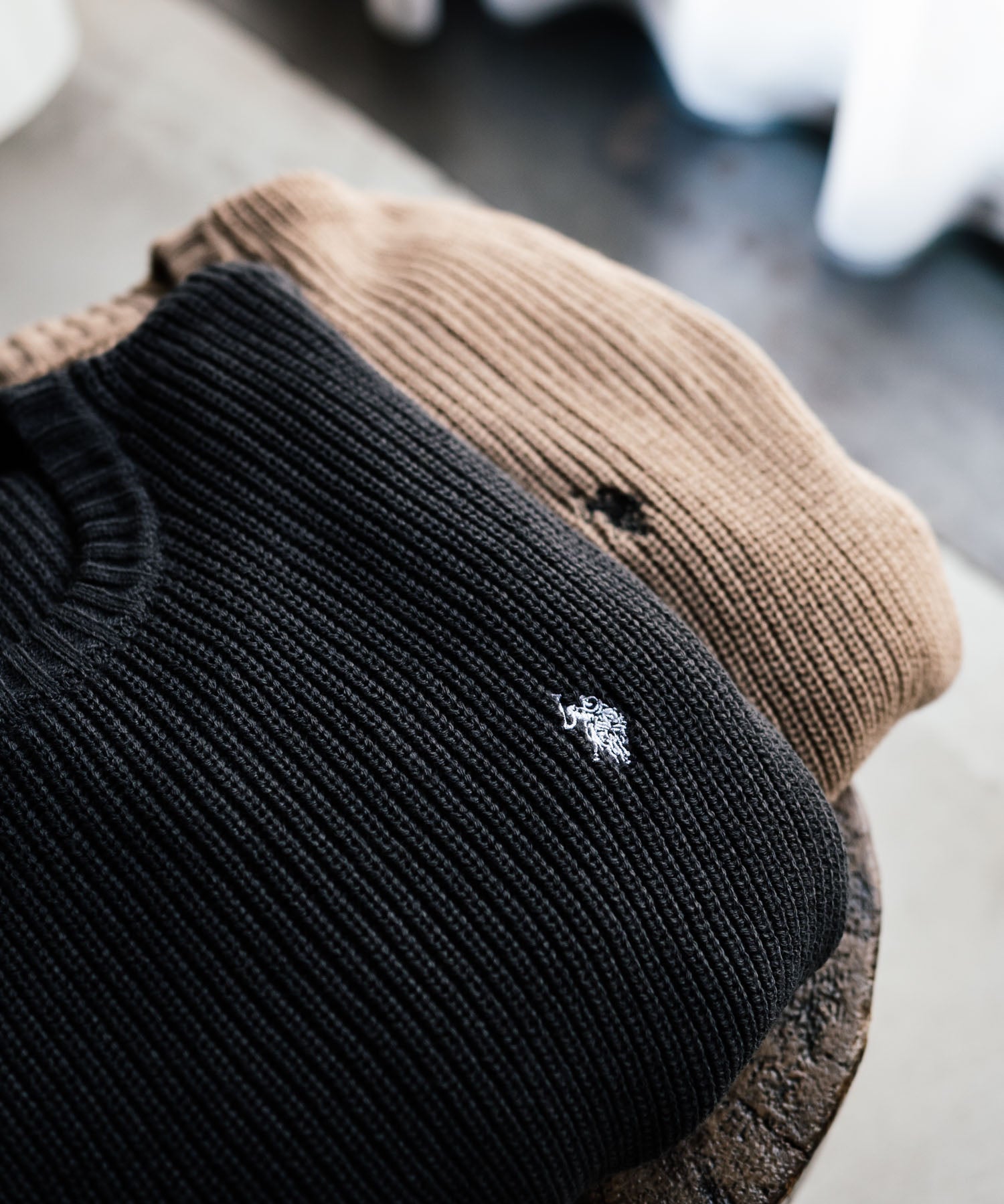U.S. POLO ASSN. ユーエスポロアッスン 別注コラボ オーバーサイズワンポイントロゴ刺繍畦編みクルーネック長袖ニットセーター 14768