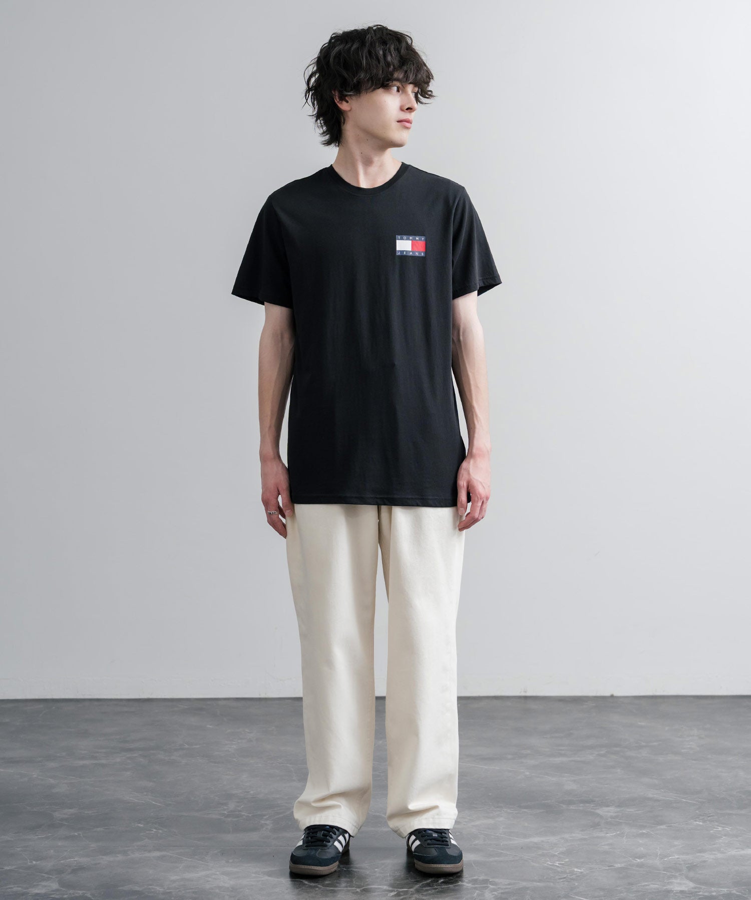 TOMMY HILFIGER レギュラーフィットスリムバッジロゴプリント半袖Tシャツ 16117