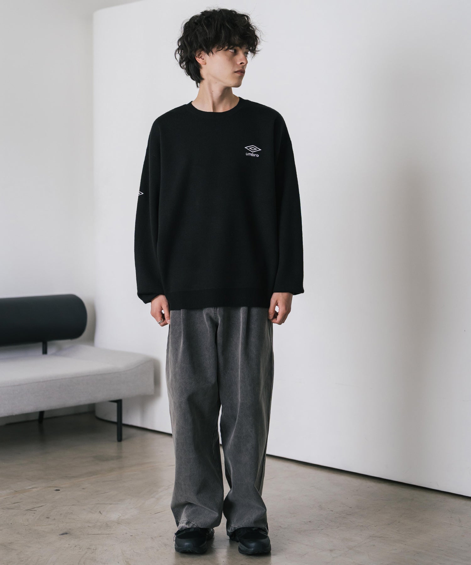 UMBRO アンブロ 別注コラボ オーバーサイズワンポイントロゴ刺繍クルーネックアクリルニットセーター 14945
