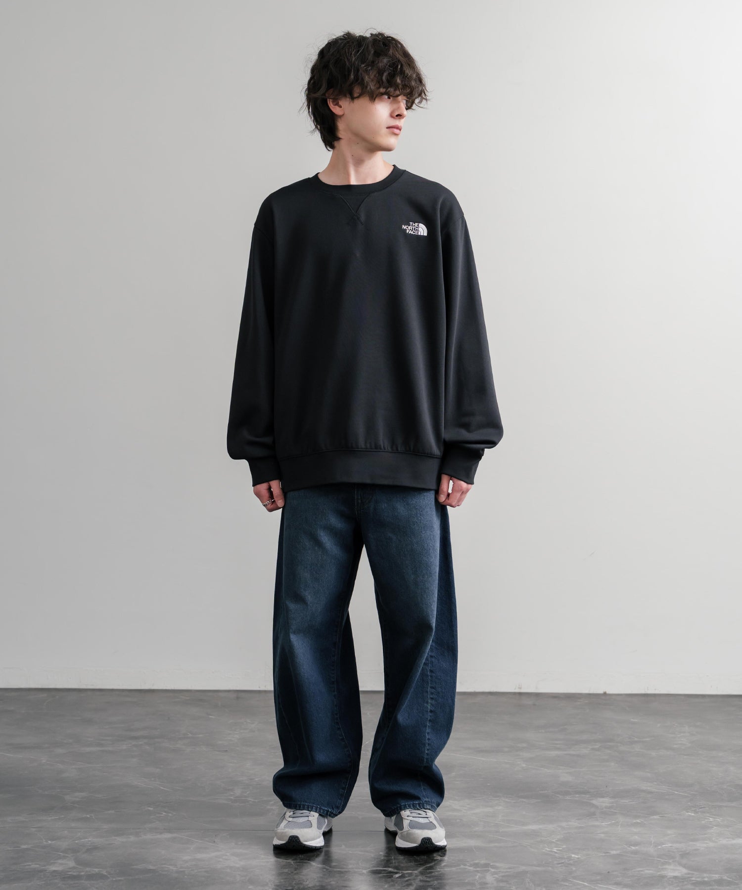 THE NORTH FACE ザ・ノースフェイス MEN S ESSENTIAL CREW 裏起毛ワンポイントロゴ刺繍長袖スウェット 15353