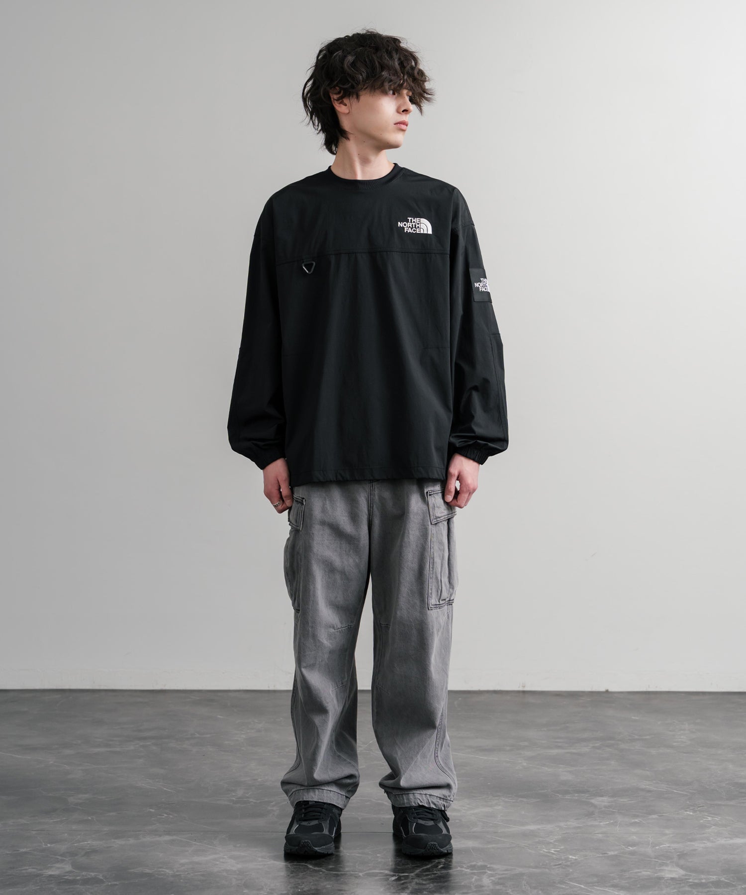 日本未展開モデル THE NORTH FACE ザ・ノースフェイス WHITE LABEL ホワイトレーベル TNF ALBANY EX CREWNECK ワンポイントロゴ刺繍バイカラー長袖カットソー 15432