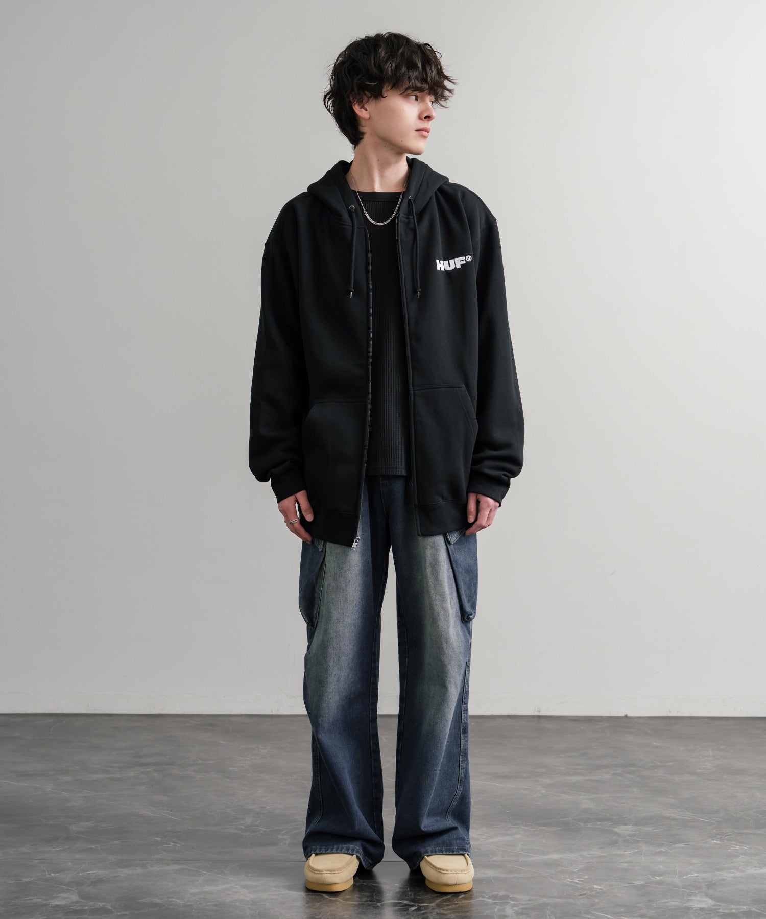 HUF ハフ ALL CAPS F/Z HOODIE オーバーサイズ裏起毛ワンポイントロゴ刺繍フルジップパーカー 15058