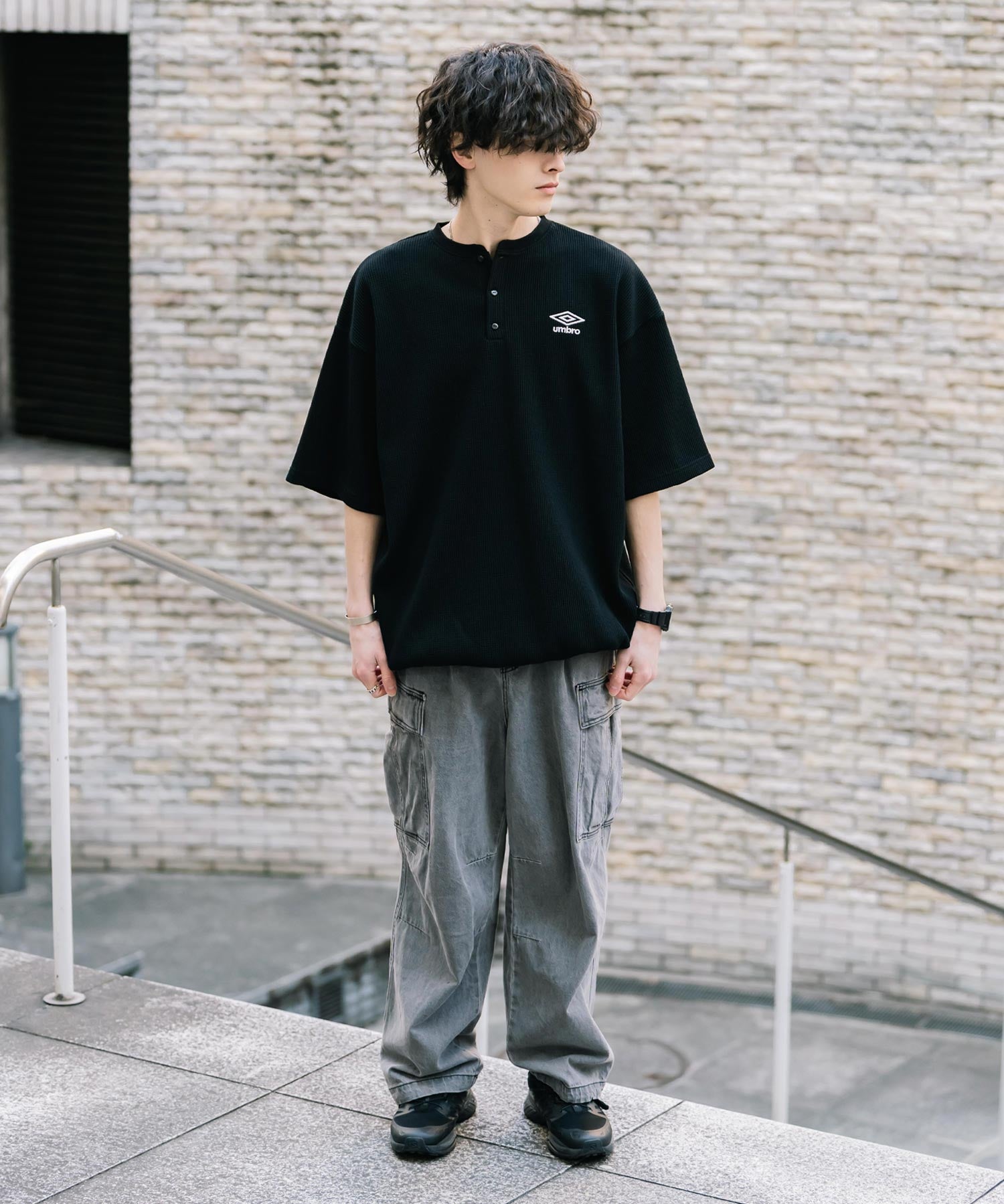 UMBRO アンブロ 別注コラボ オーバーサイズワンポイントロゴ刺繍ワッフルヘンリーネック半袖Tシャツ 15349