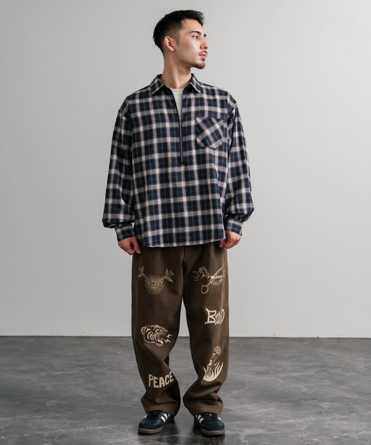 KRIFF MAYER クリフメイヤー メモリアルグラフィックプリントレタリング2タックワークパンツ 2515112 14829