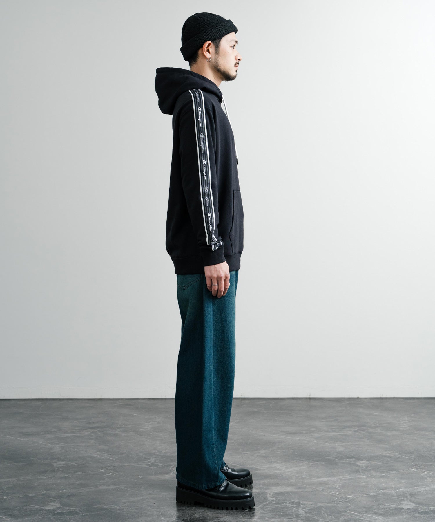 Champion チャンピオン オーバーサイズ袖ラインロゴ裏毛プルオーバーパーカー Mens Hooded Sweatshirt