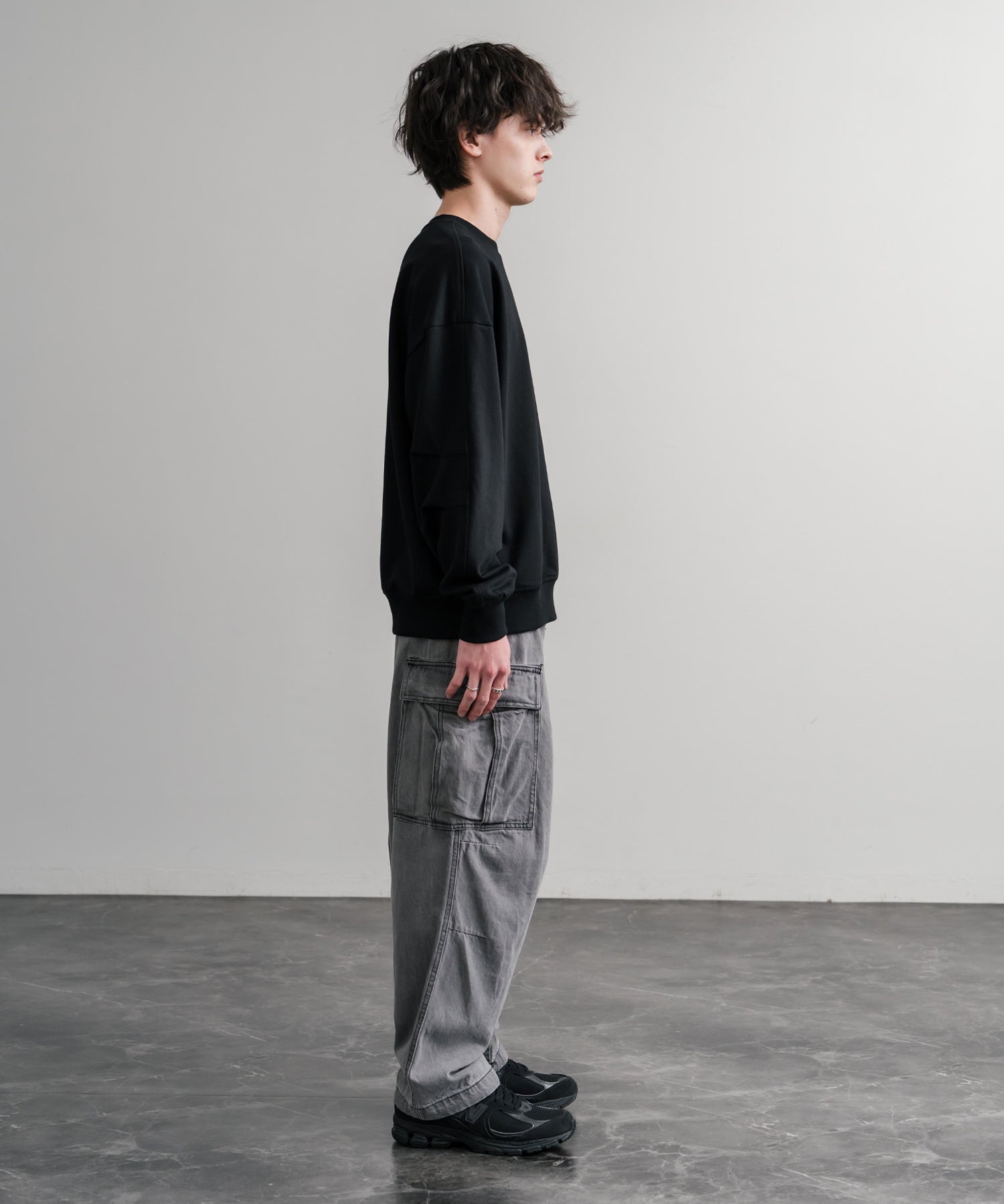 新色追加 日本未展開モデル WHITE LABEL THE NORTH FACE ESSENTIAL SWEATSHIRTS ルーズフィットワンポイントロゴスウェットトレーナー 15459