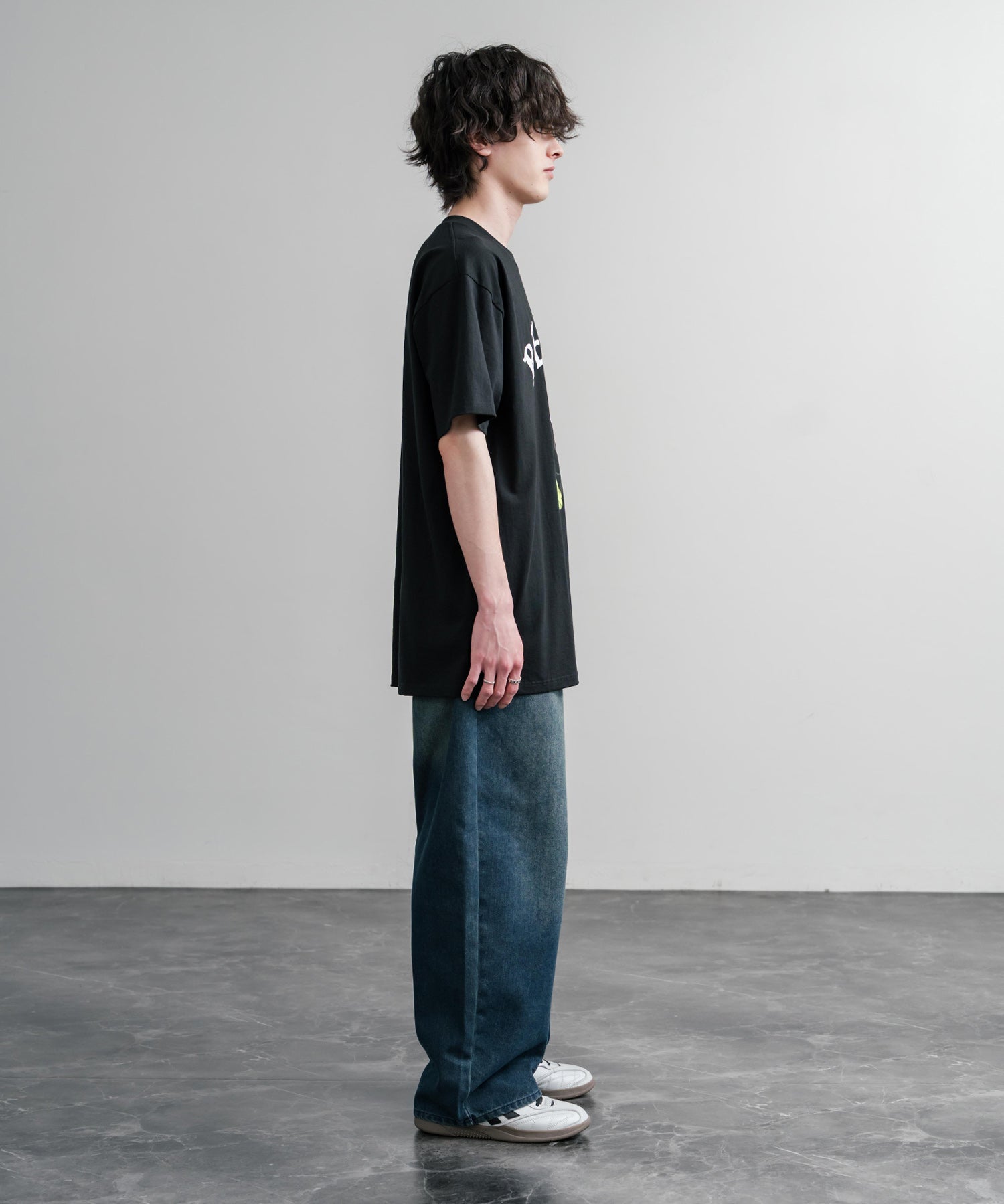 HUF ハフ オーバーサイズミッキーマウスワールドワイドプリント半袖Tシャツ 15972