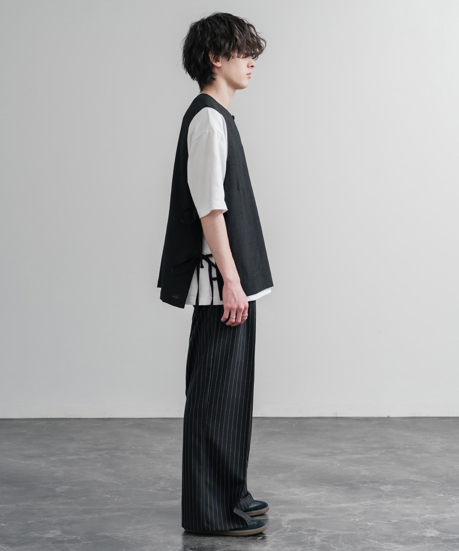 Upscape Audience 日本製/国産Reflax TECH リネンライクキャンバス キーネックプルオーバーエプロンベスト AUD7394 15861