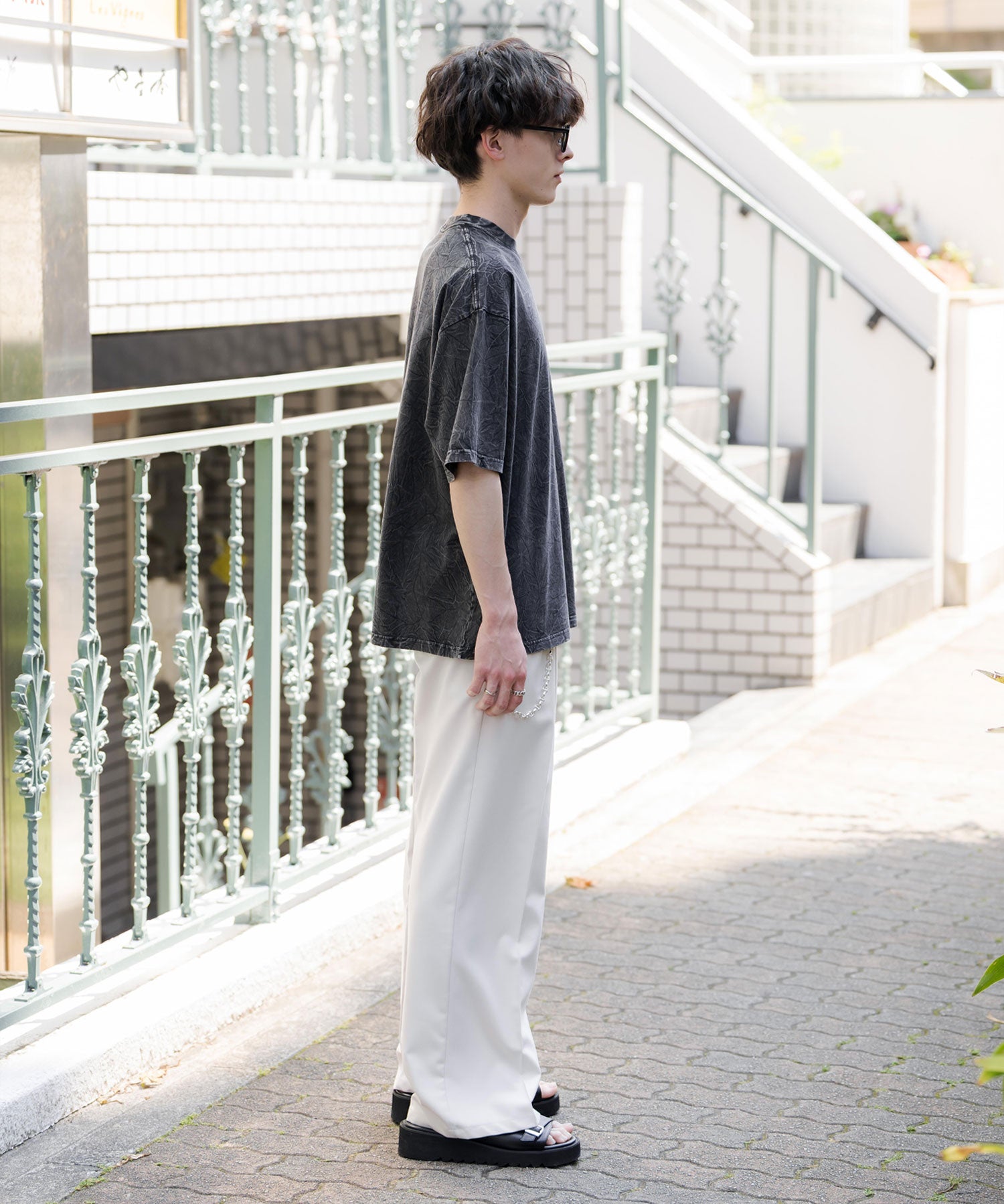 オーバーサイズ ケミカルウォッシュワンポイントフラワープリント半袖Tシャツ