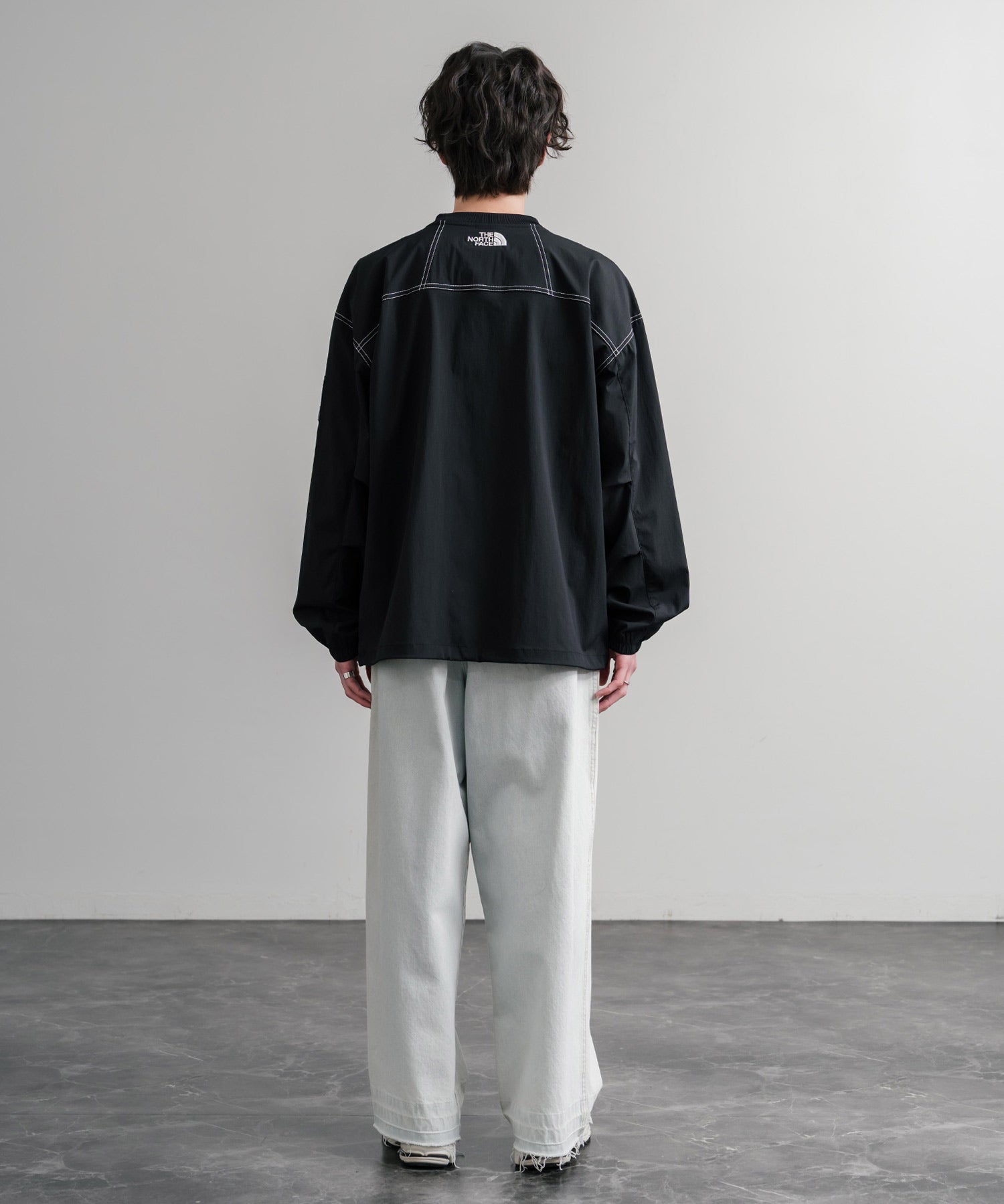 日本未展開モデル THE NORTH FACE ザ・ノースフェイス WHITE LABEL ホワイトレーベル TNF LOGO CREWNECK ワンポイントロゴステッチ長袖カットソー 15434