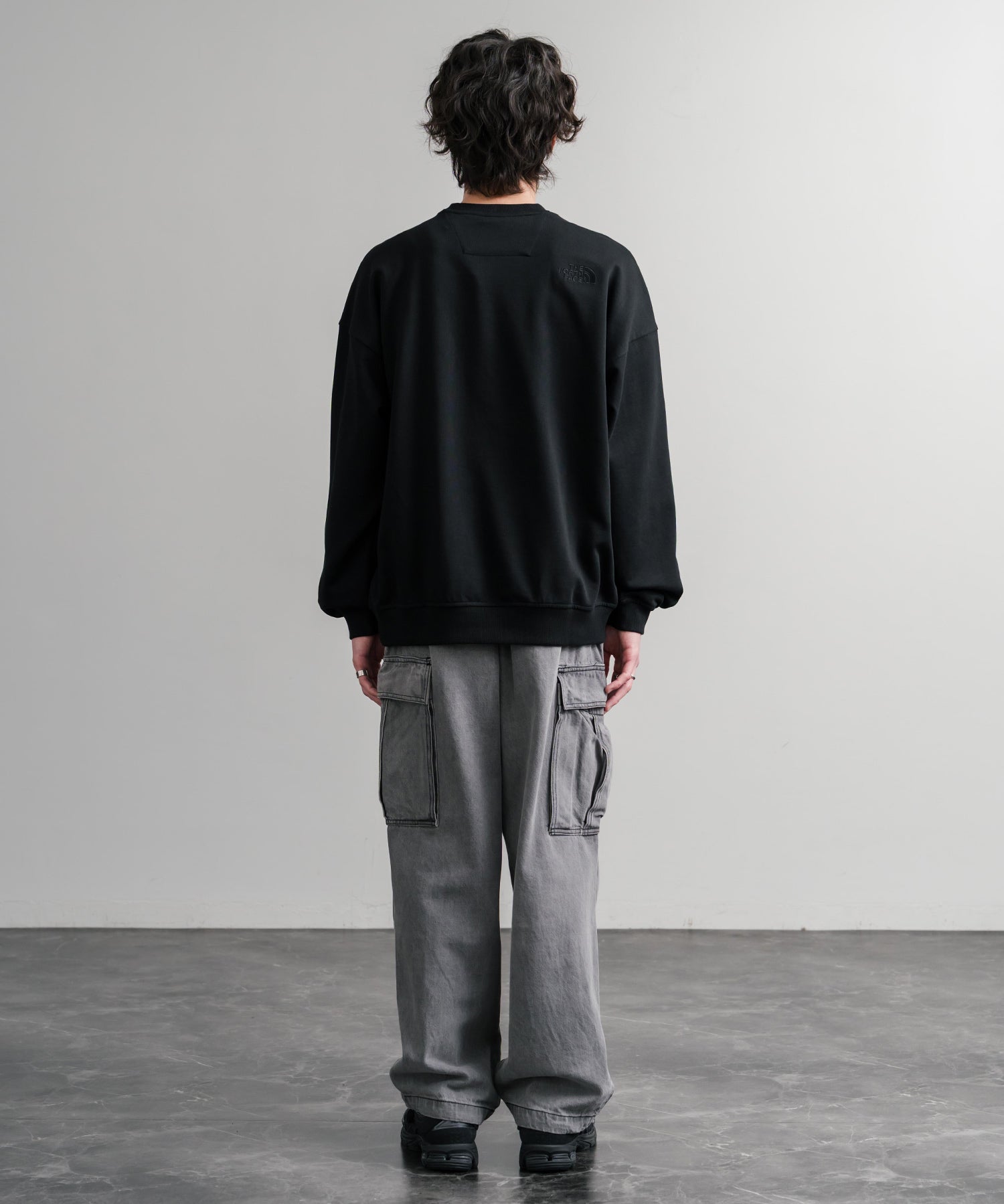 日本未展開モデル THE NORTH FACE ザ・ノースフェイス WHITE LABEL ホワイトレーベル TNF GO-TO SWEATSHIRTS ワンポイントロゴ刺繍クルーネック長袖スウェットトレーナー 15433