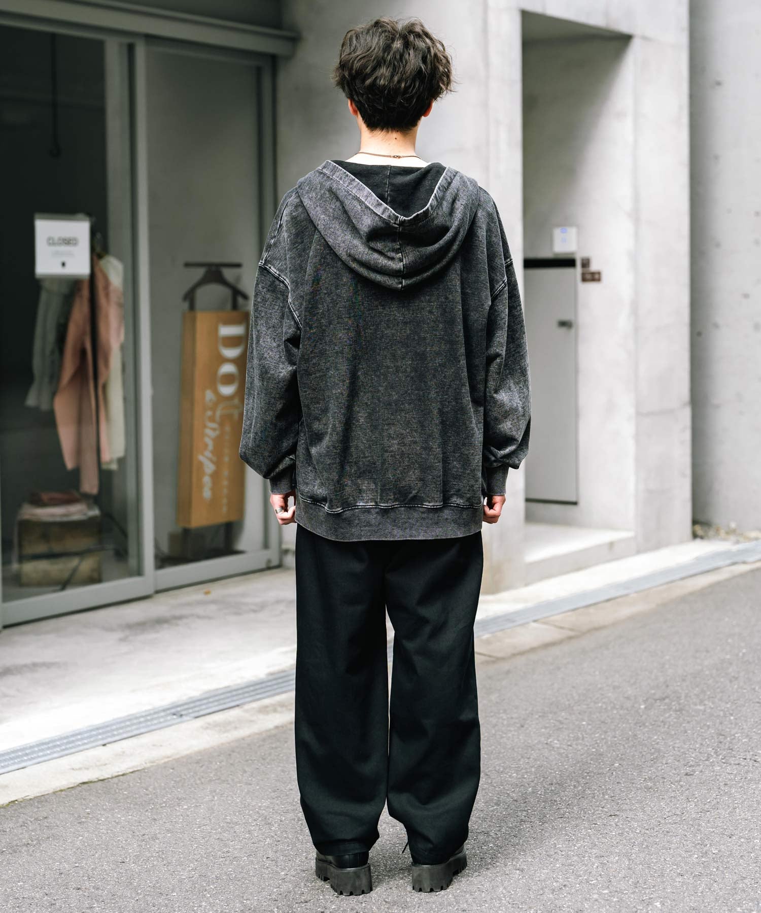 ルーズシルエットワイドデニムパンツ