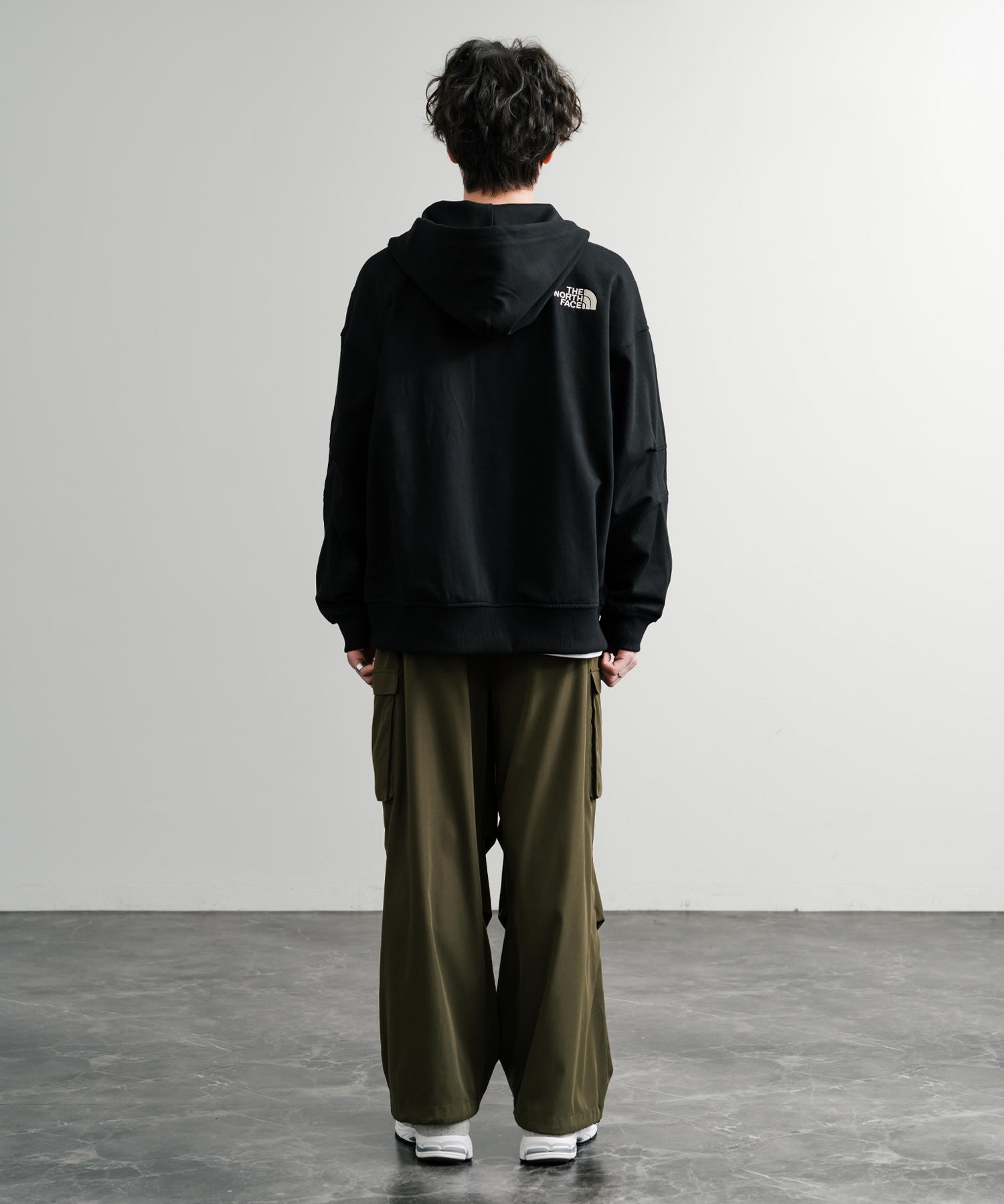 日本未展開モデル THE NORTH FACE ザ・ノースフェイス WHITE LABEL ホワイトレーベル ESSENTIAL HOOD ZIP UP エッセンシャルフードジップアップパーカー 15154
