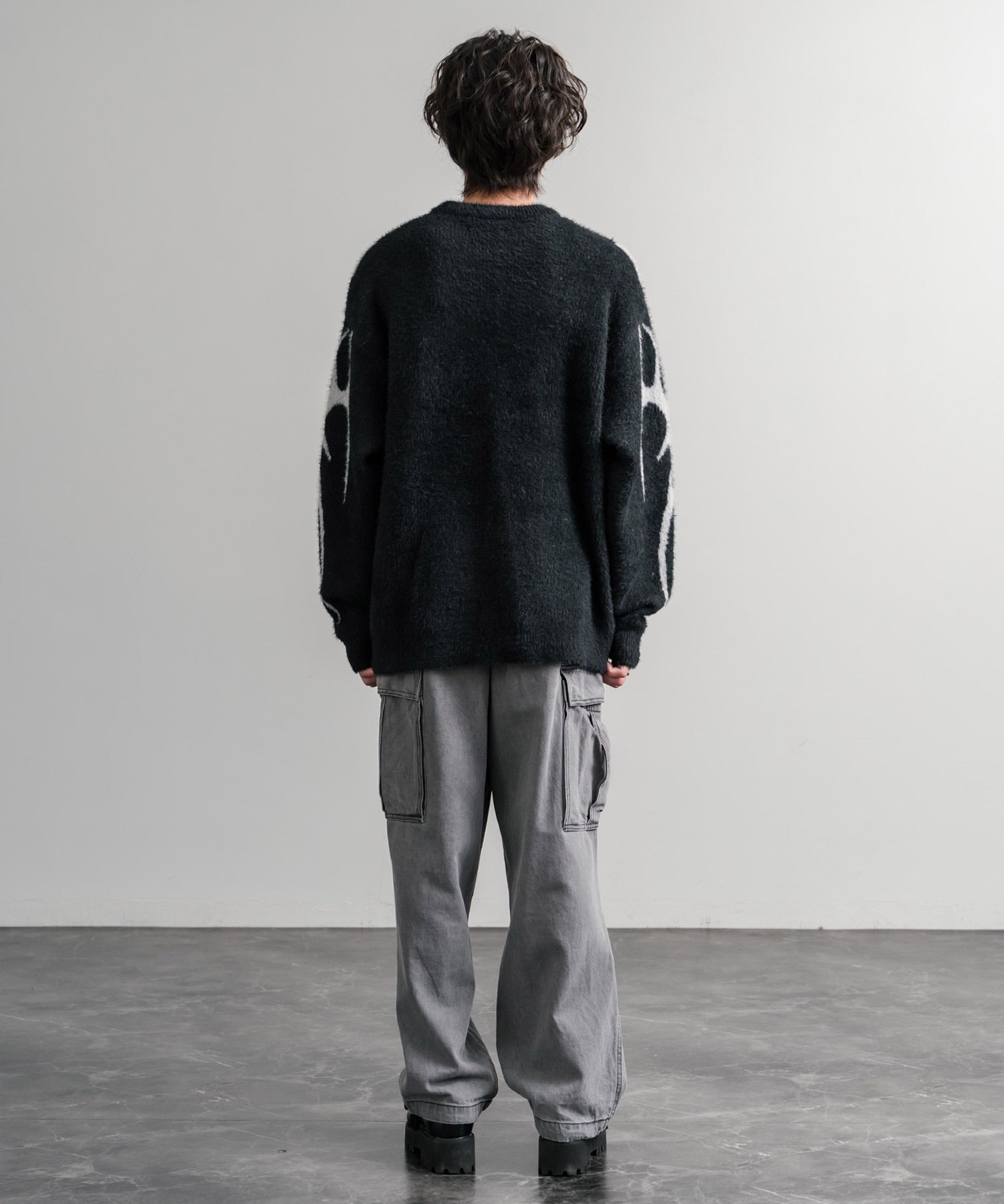 5Gフェザーヤーンジャガードトライバル柄ルーズクルーネック長袖ニット 15191