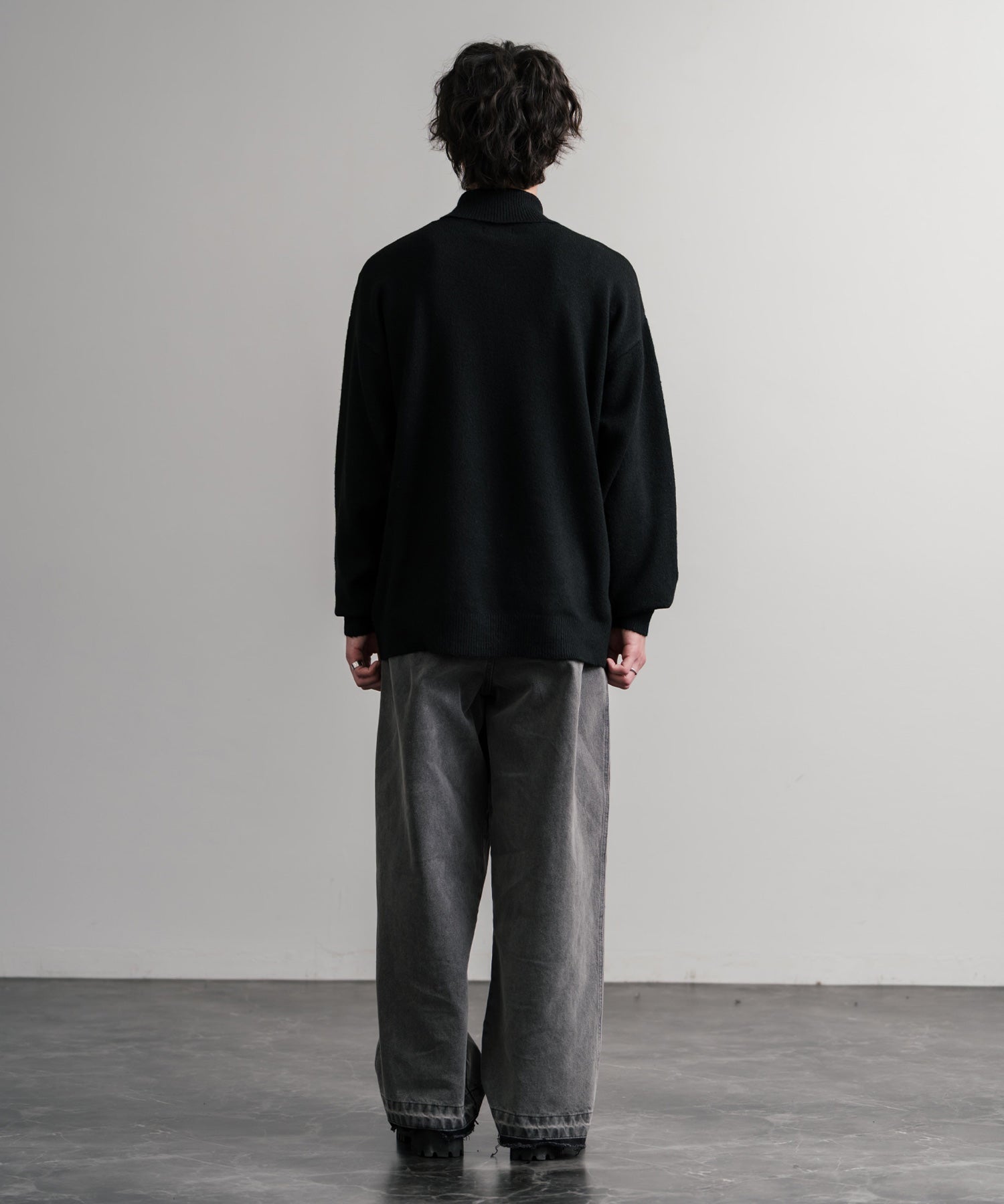 オーバーサイズ ウール混メランジタートルネックプルオーバーニット