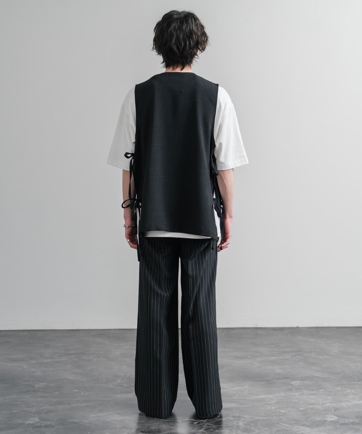 Upscape Audience 日本製/国産Reflax TECH リネンライクキャンバス キーネックプルオーバーエプロンベスト AUD7394 15861